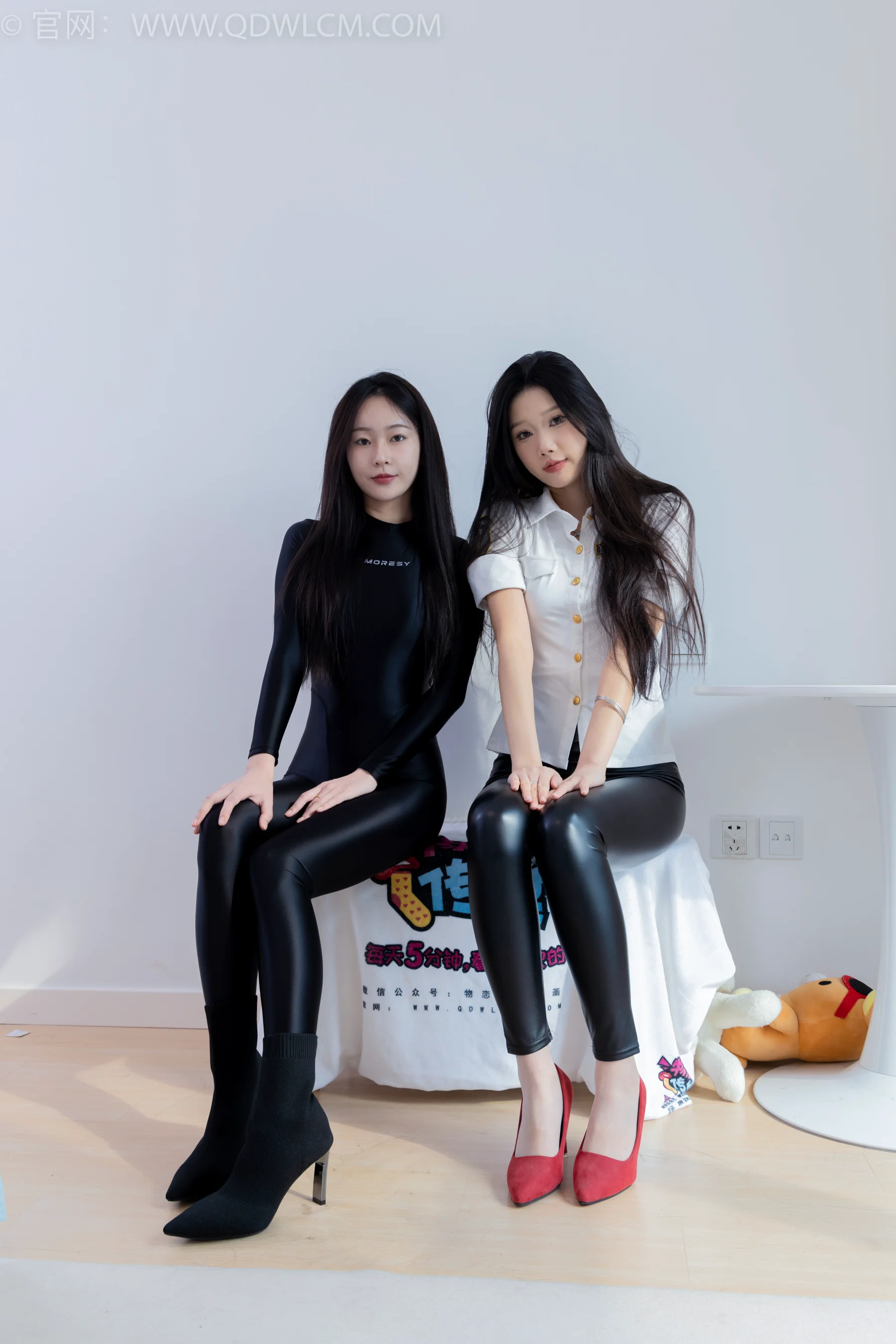 物恋传媒 NO.1887 小竹&美兔-黑白分明 - 爱照片