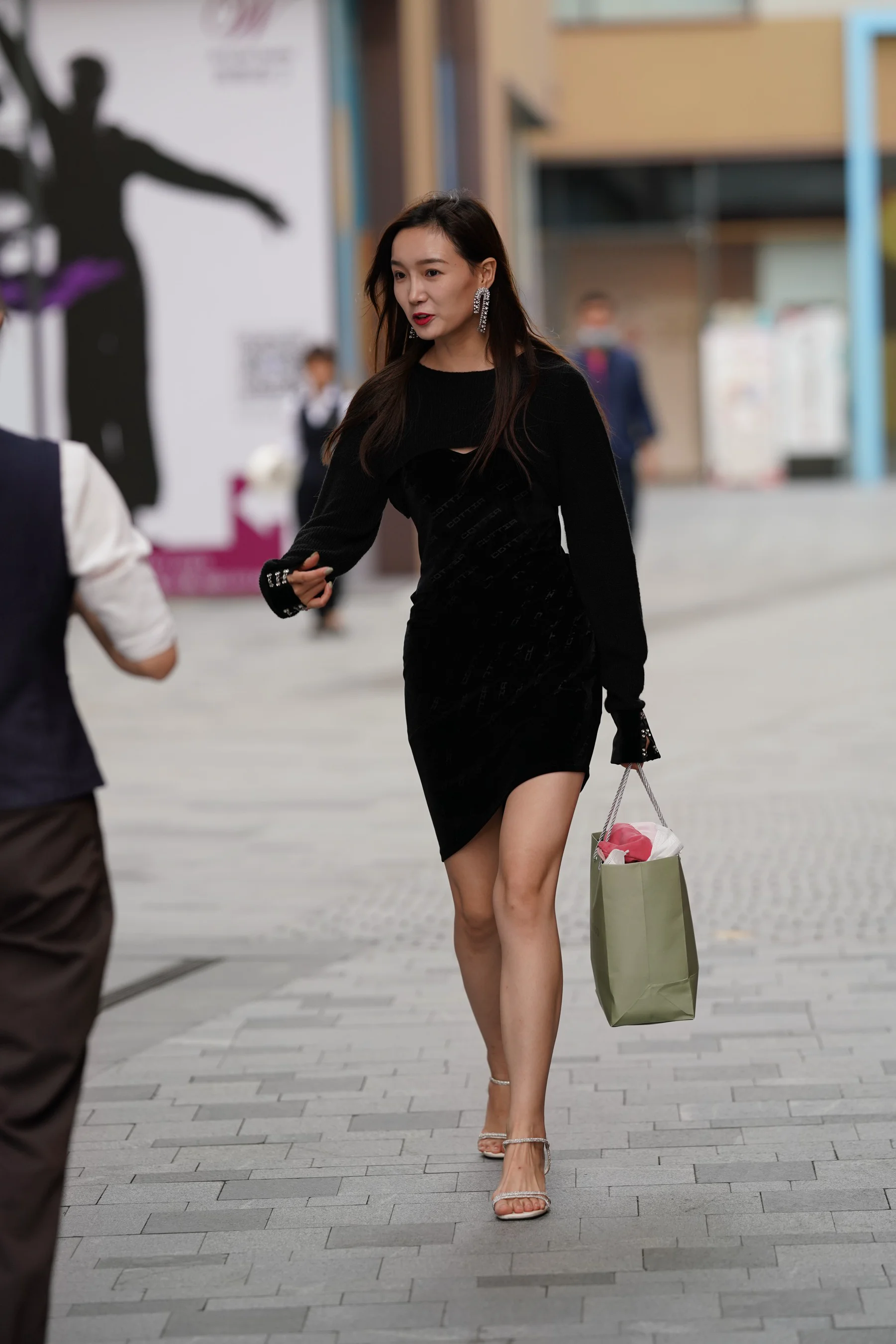 精选街拍 – 爱拍照的大长腿 - 爱照片