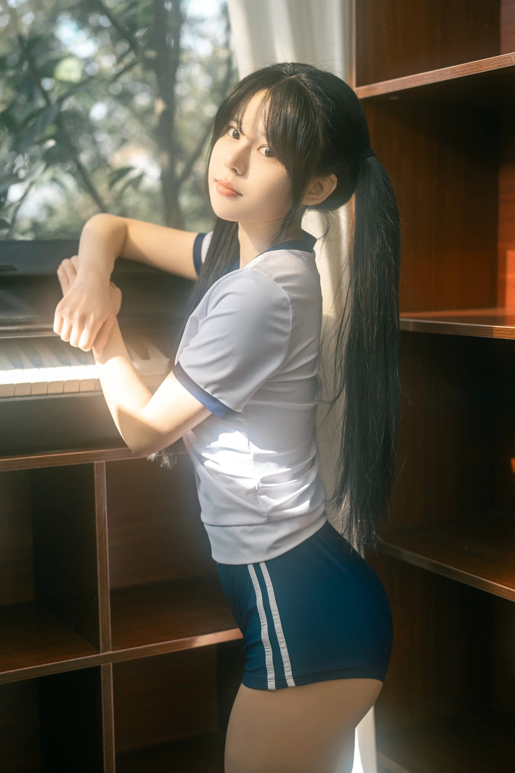 rua阮阮 – 春の更衣室-体操服 - 爱照片