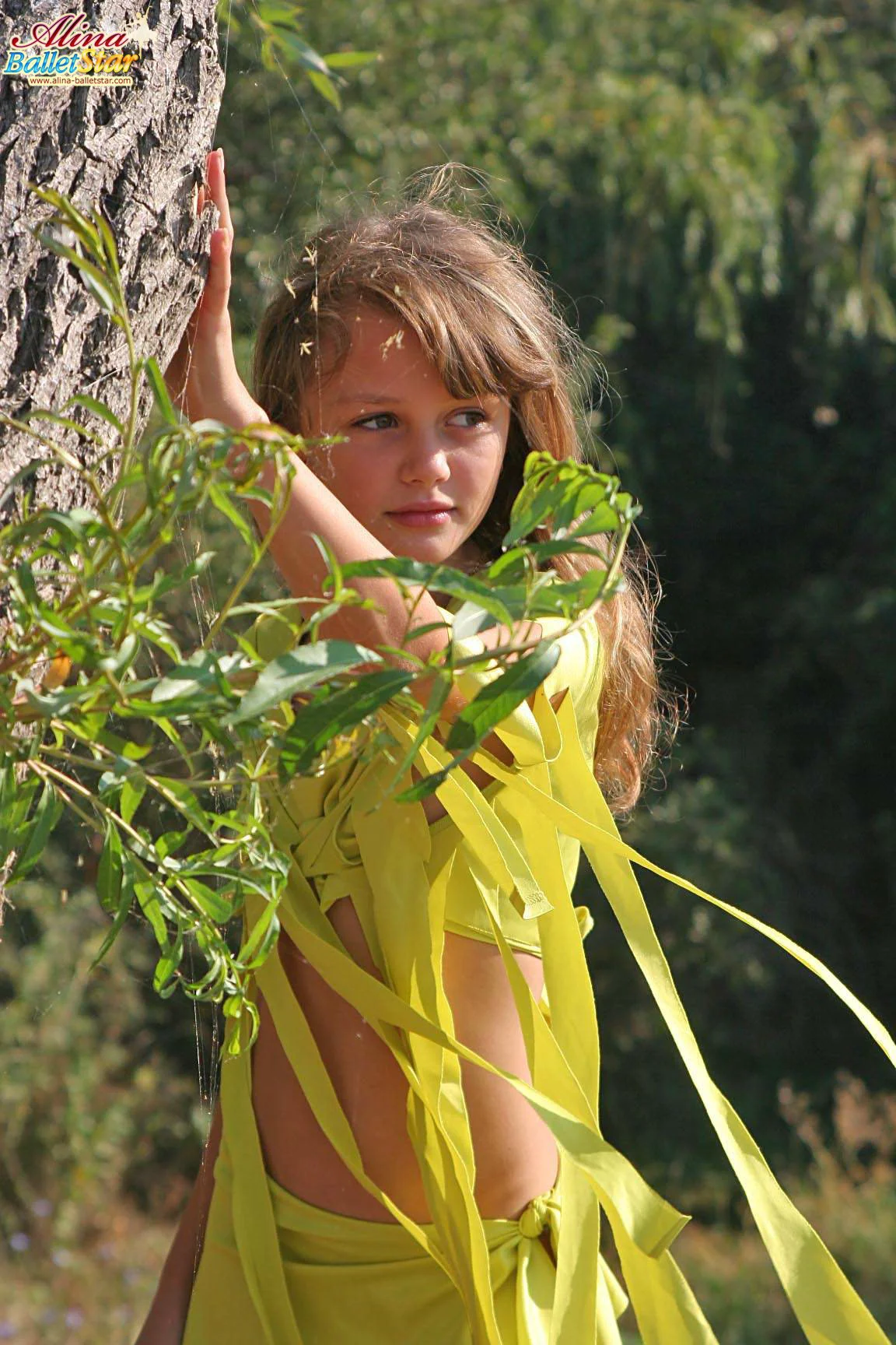Alina Balletstar – Broken Tree - 爱照片