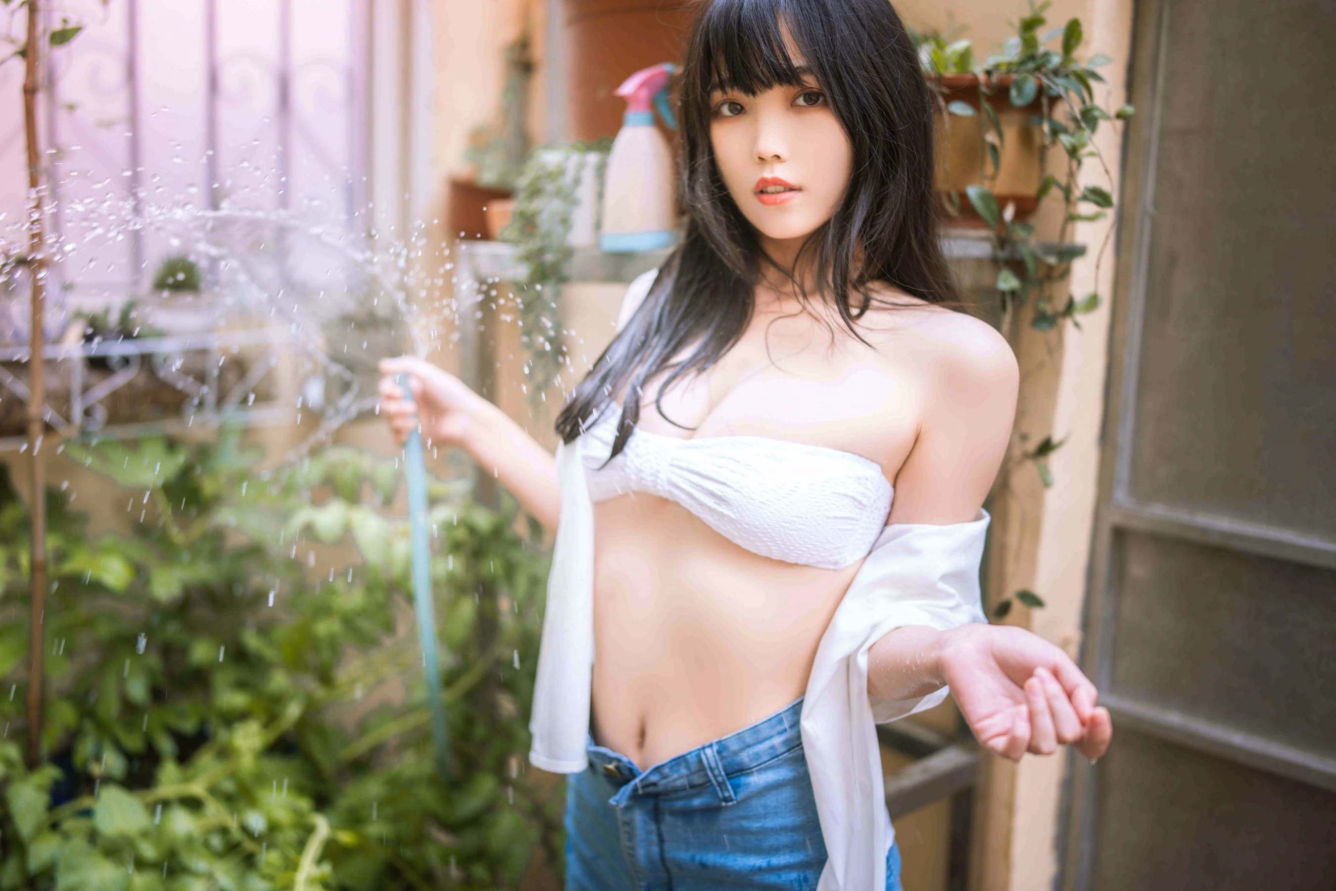 汪知子 – 夏日小院 - 爱照片