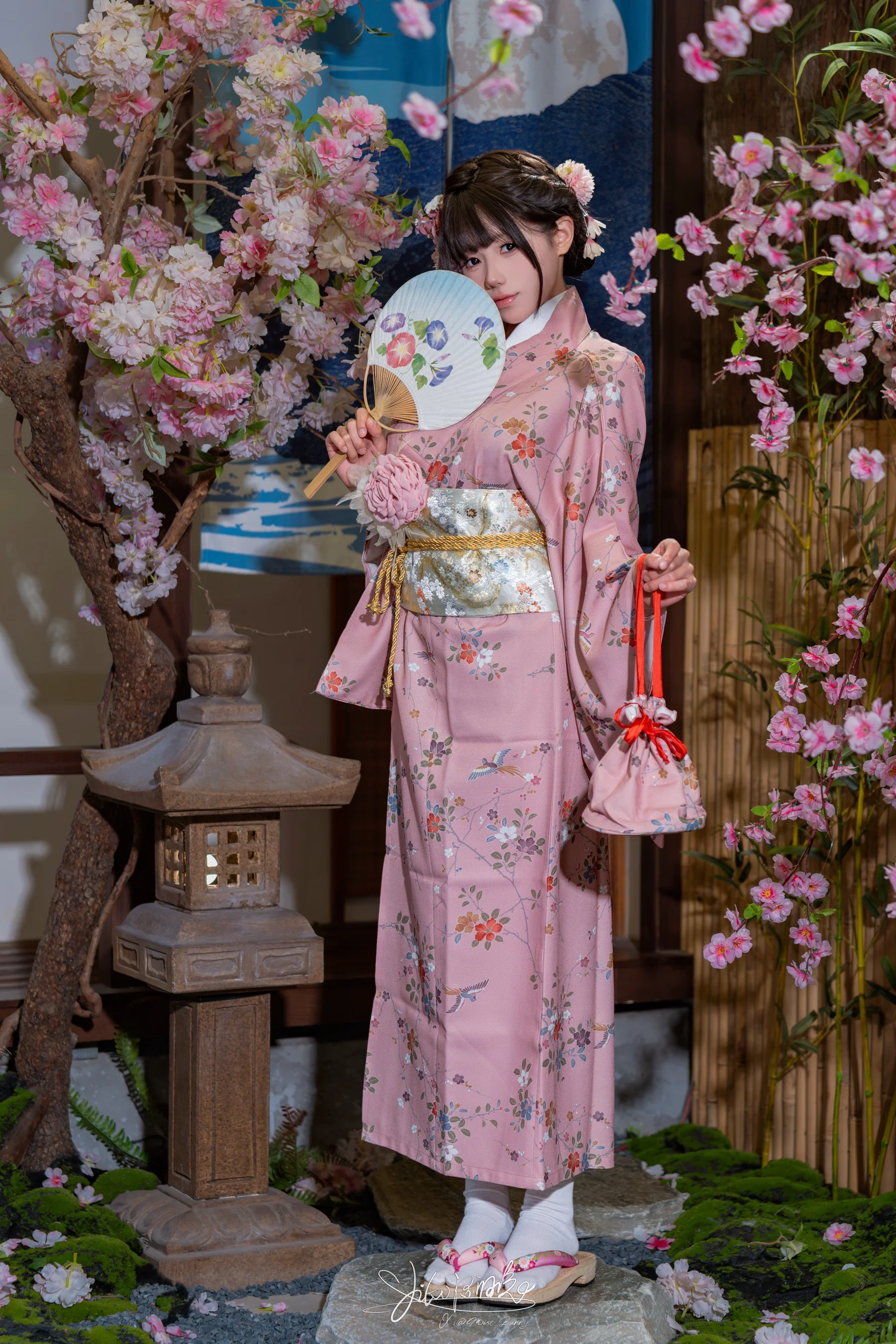 咬一口兔娘 – 8月作品『温泉の女将』燕无歇 - 爱照片