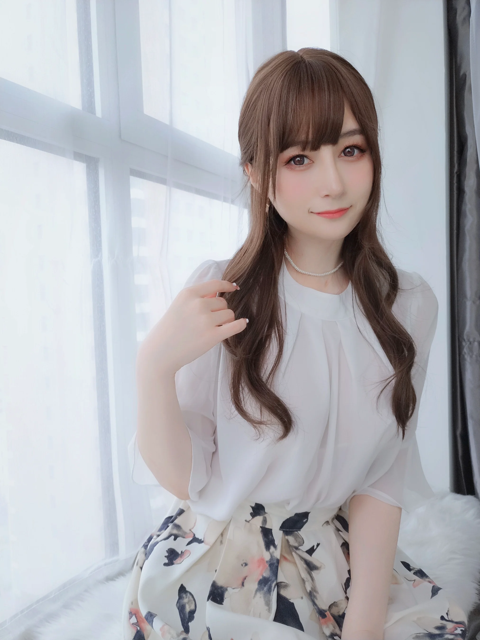 白银81 – 肉丝人妻 - 爱照片