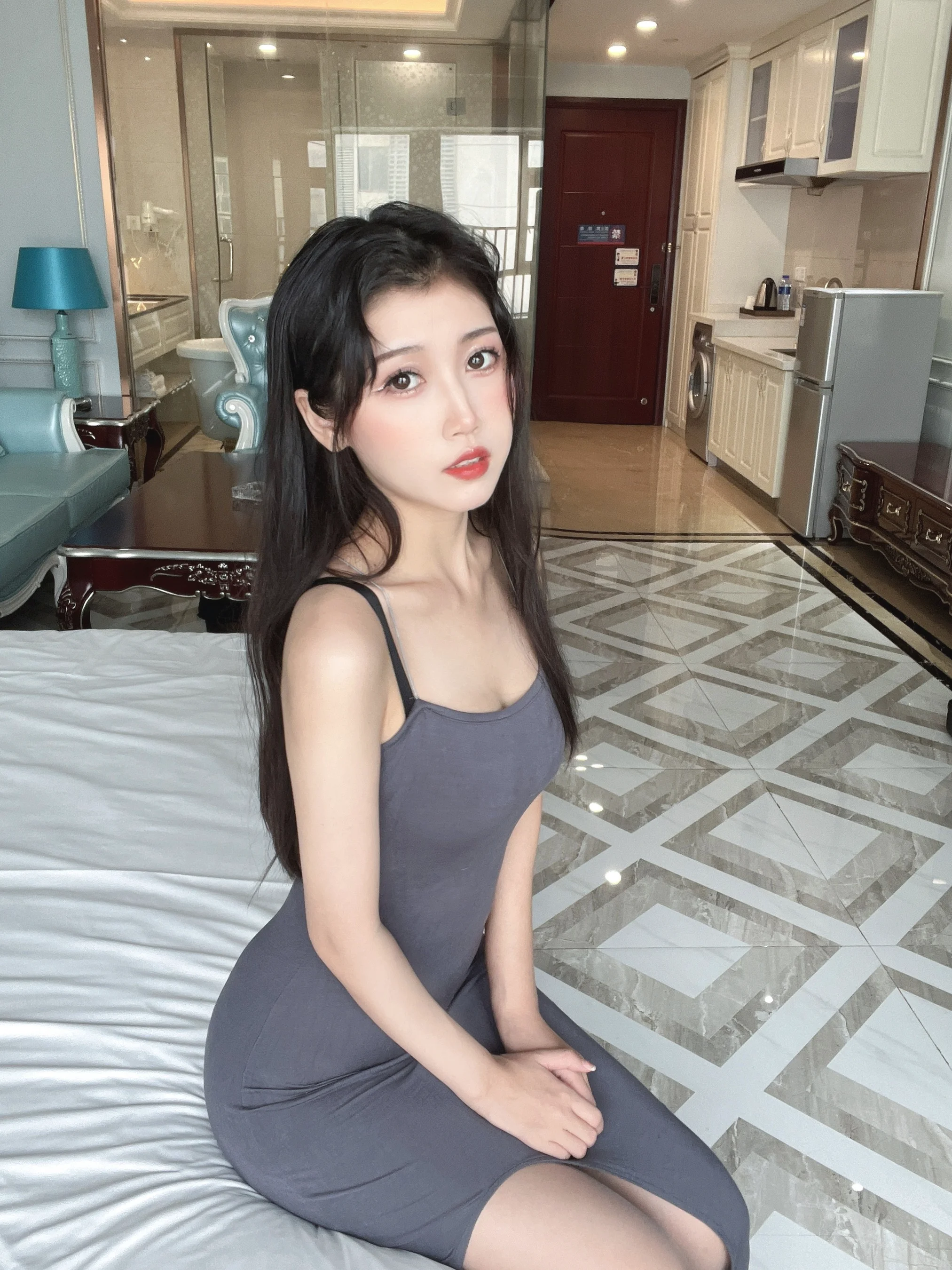 不呆猫 – 灰丝御姐 - 爱照片