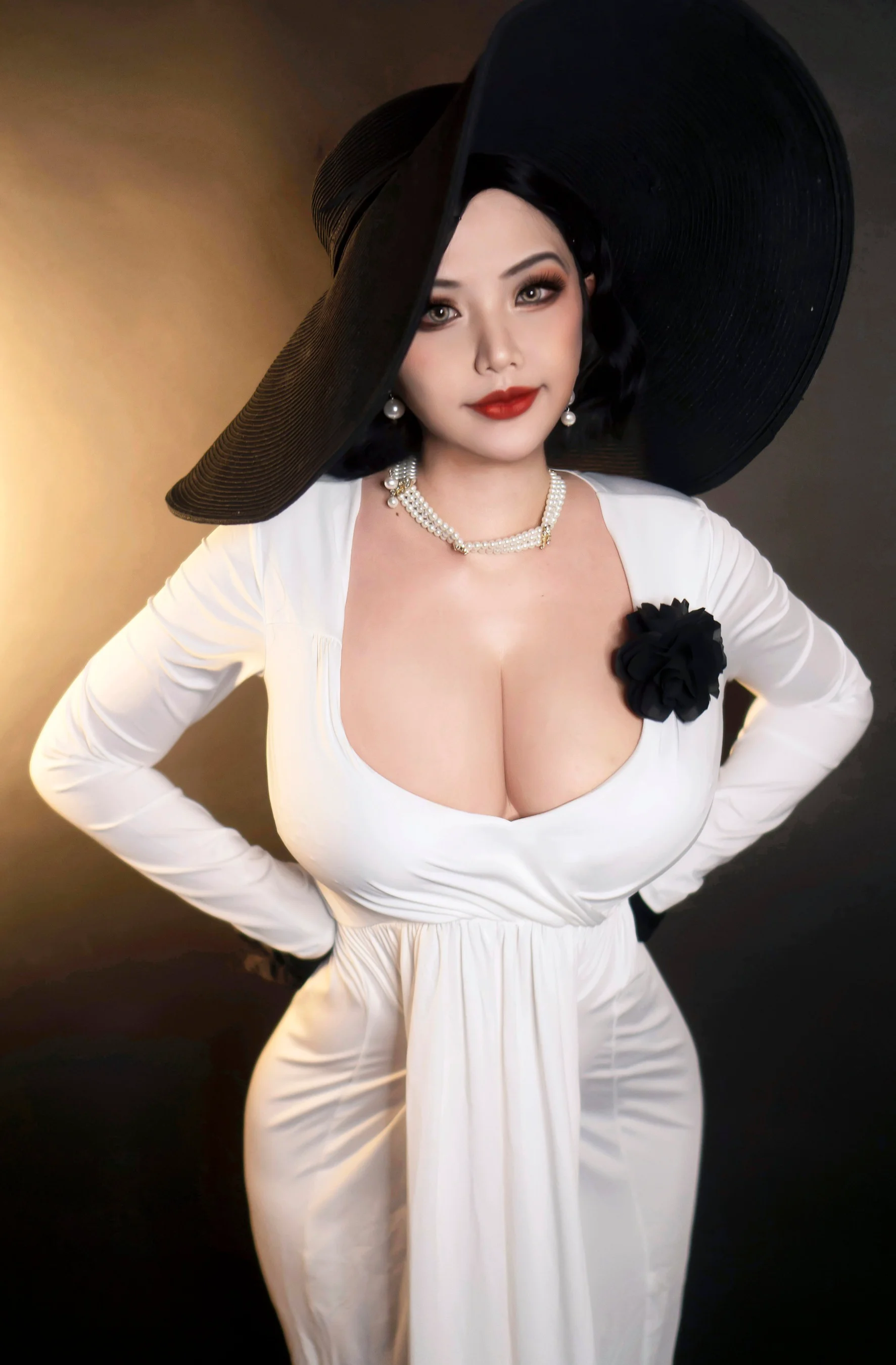 Hana Bunny – Lady Dimitrescu - 爱照片