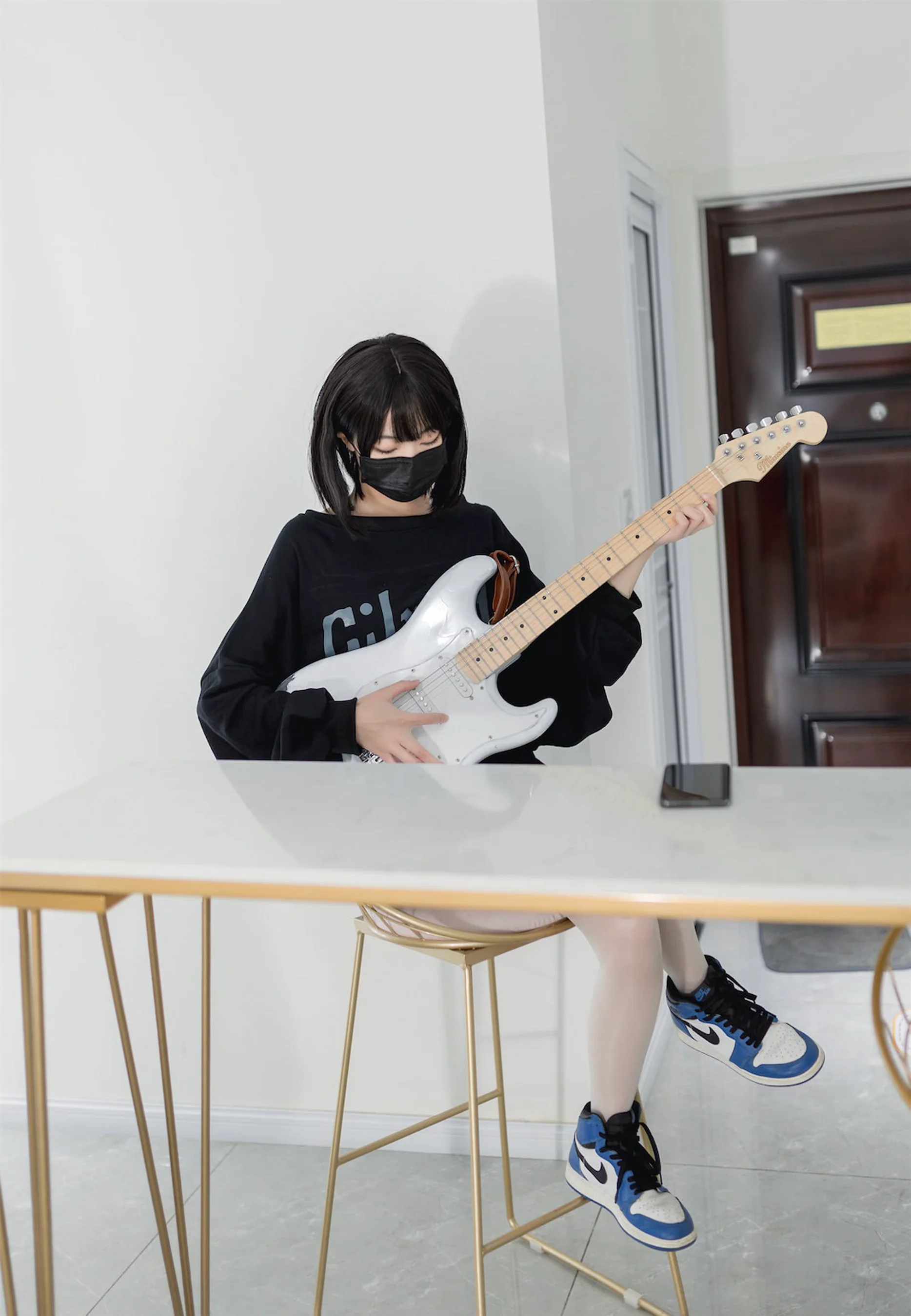 杏仁曲奇 – 升玖吉他姐姐 - 爱照片