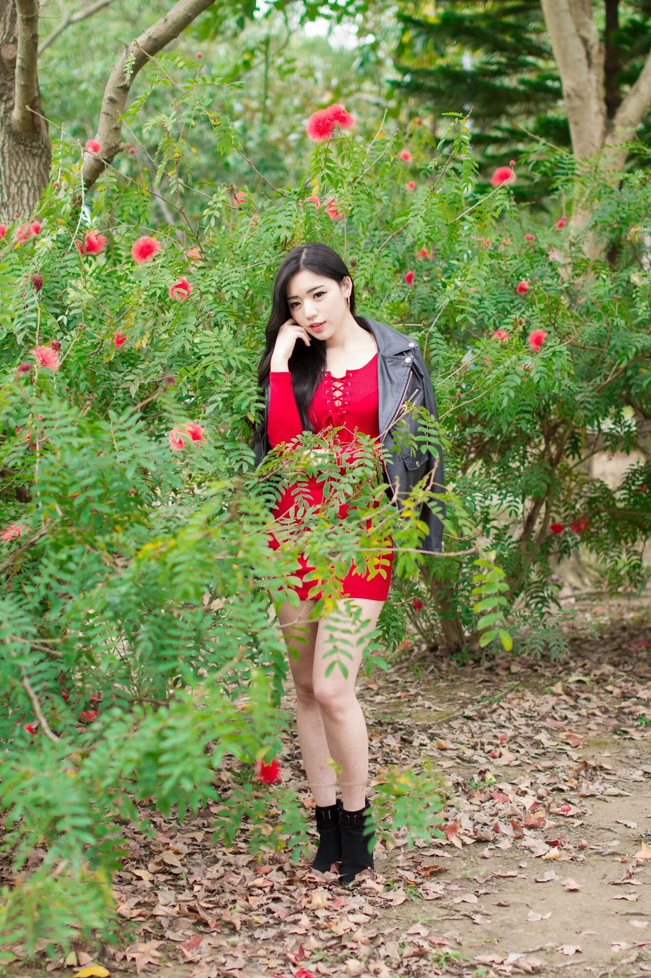 [台湾网红美女] 谢立琪 大安森林公園 写真集 - 爱照片