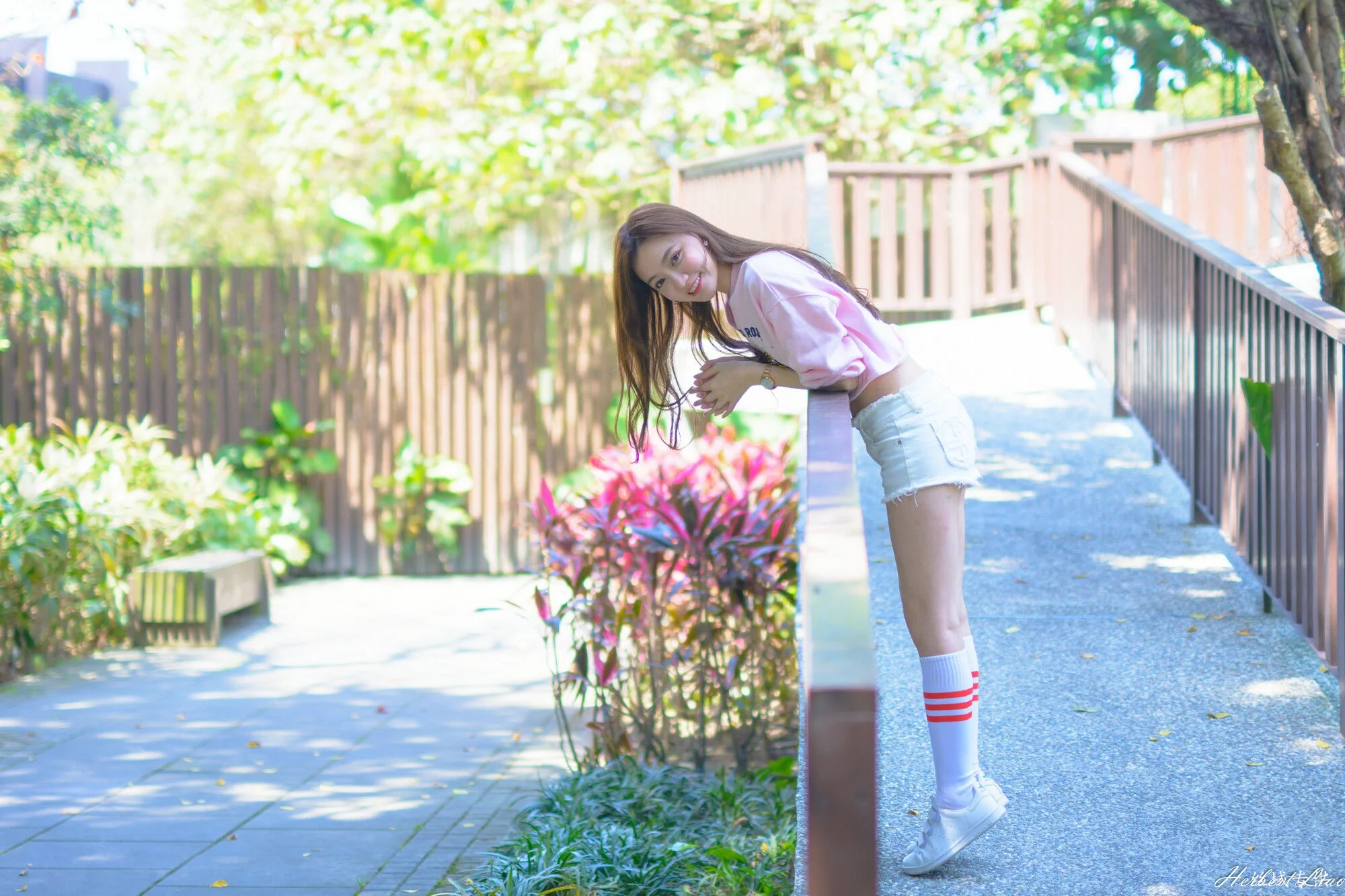 [台湾女神] 苏小立《花博新生公園 热裤运动装》 写真集 - 爱照片