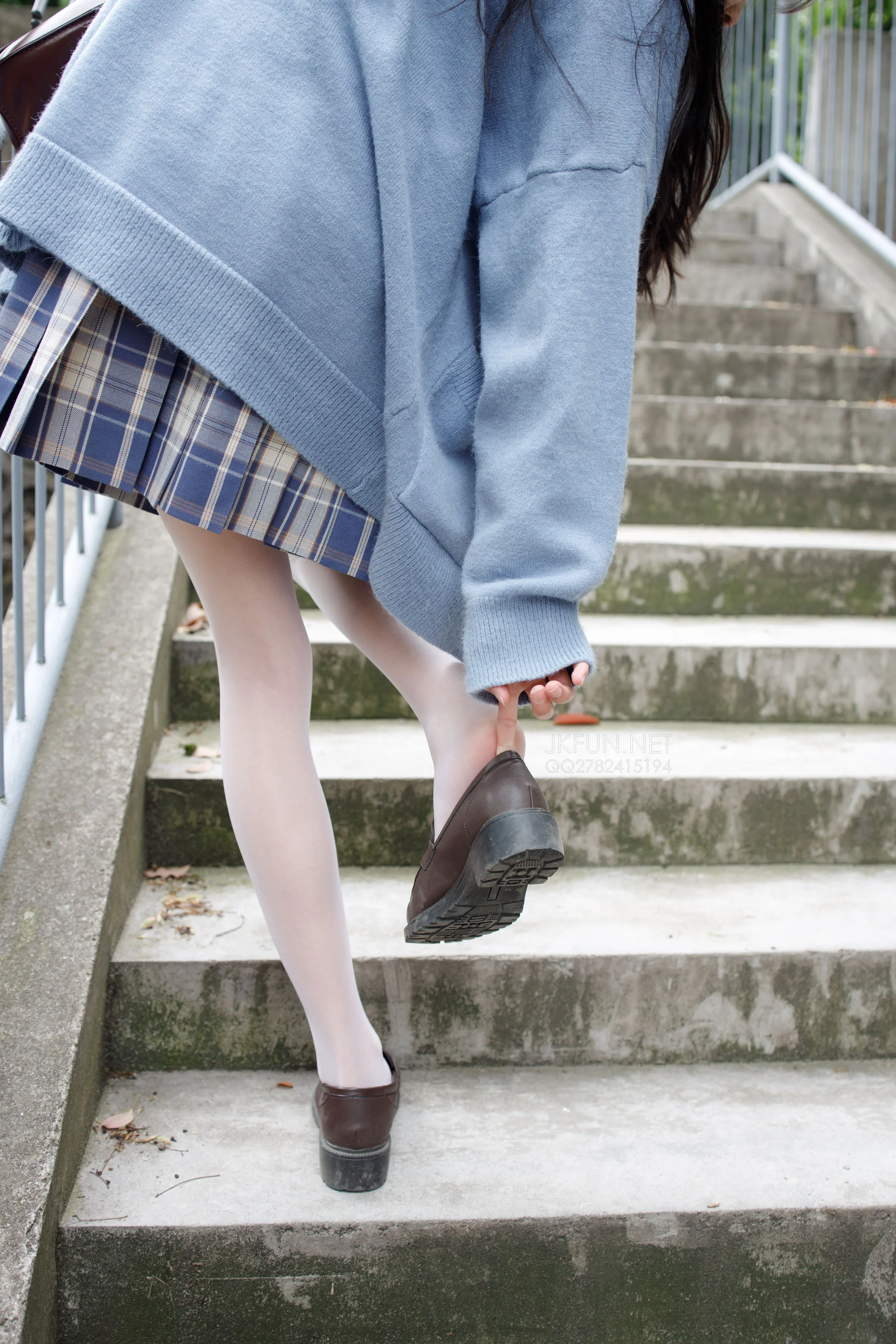 甜米《春游》 [森萝财团] JKFUN-003 萝莉丝袜写真集 - 爱照片
