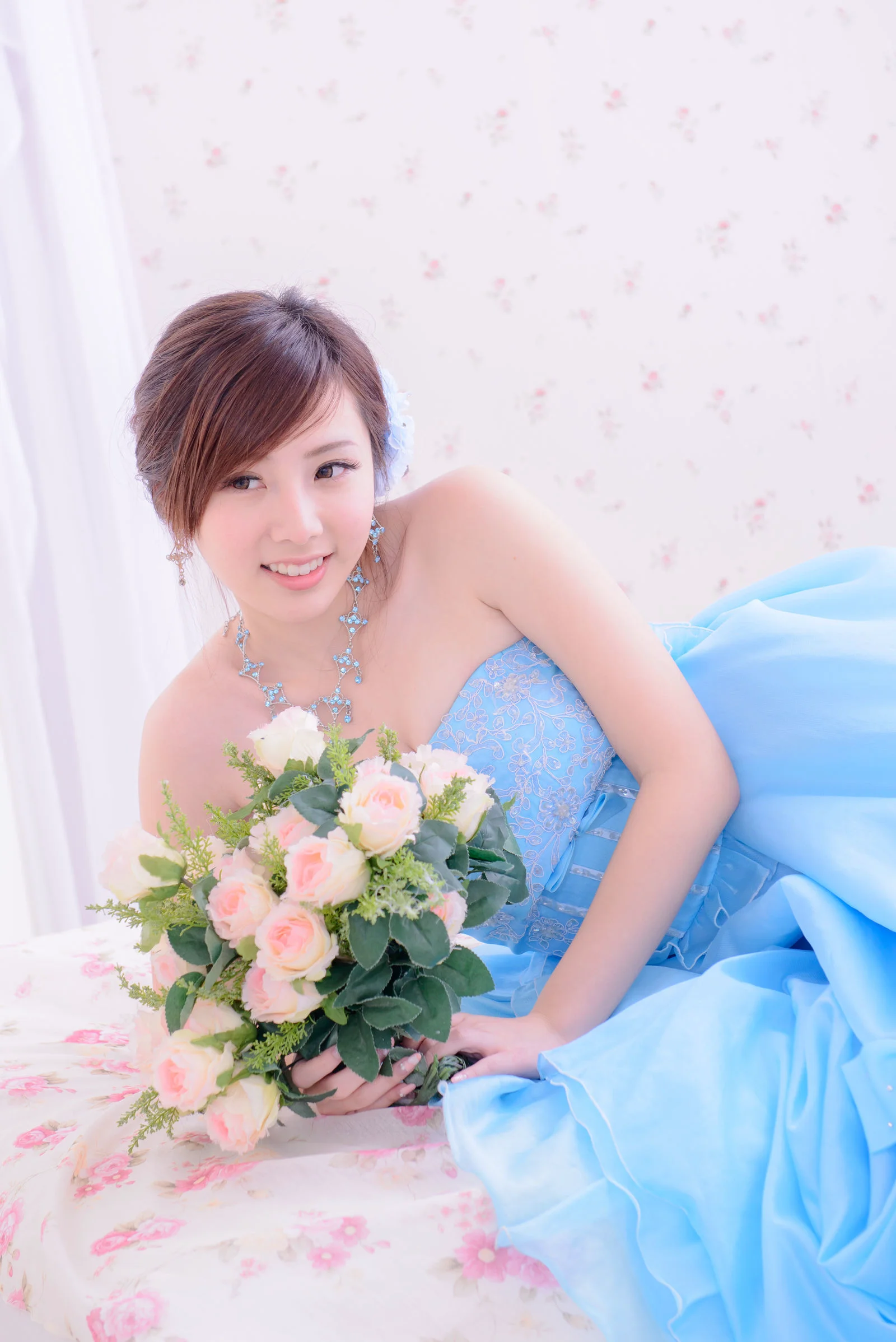 陈思颖 《蓝白婚纱影集》 写真集 - 爱照片