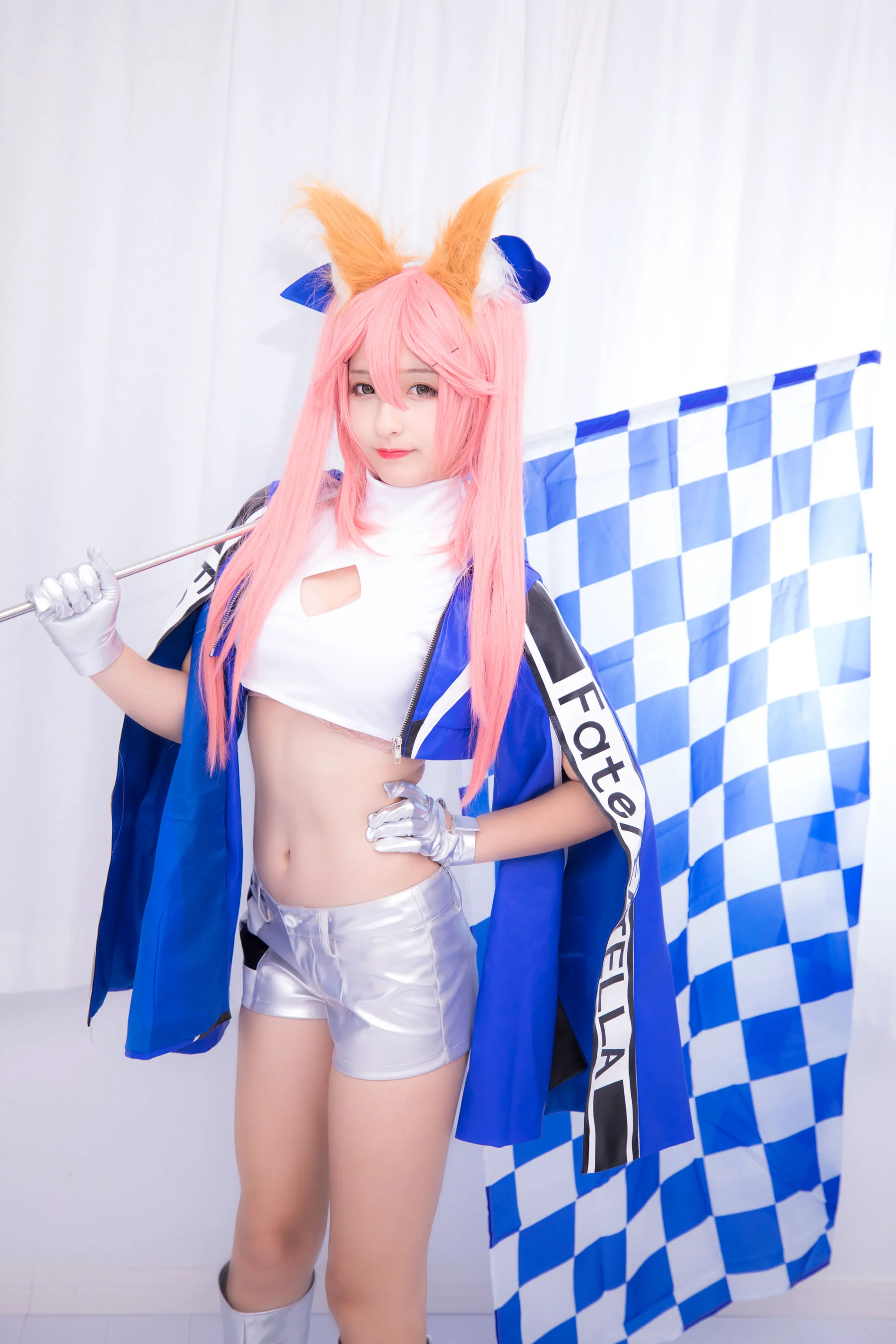神楽板真冬《目標はあなた、エンジン全開！！》 [萝莉COS] 写真集 - 爱照片