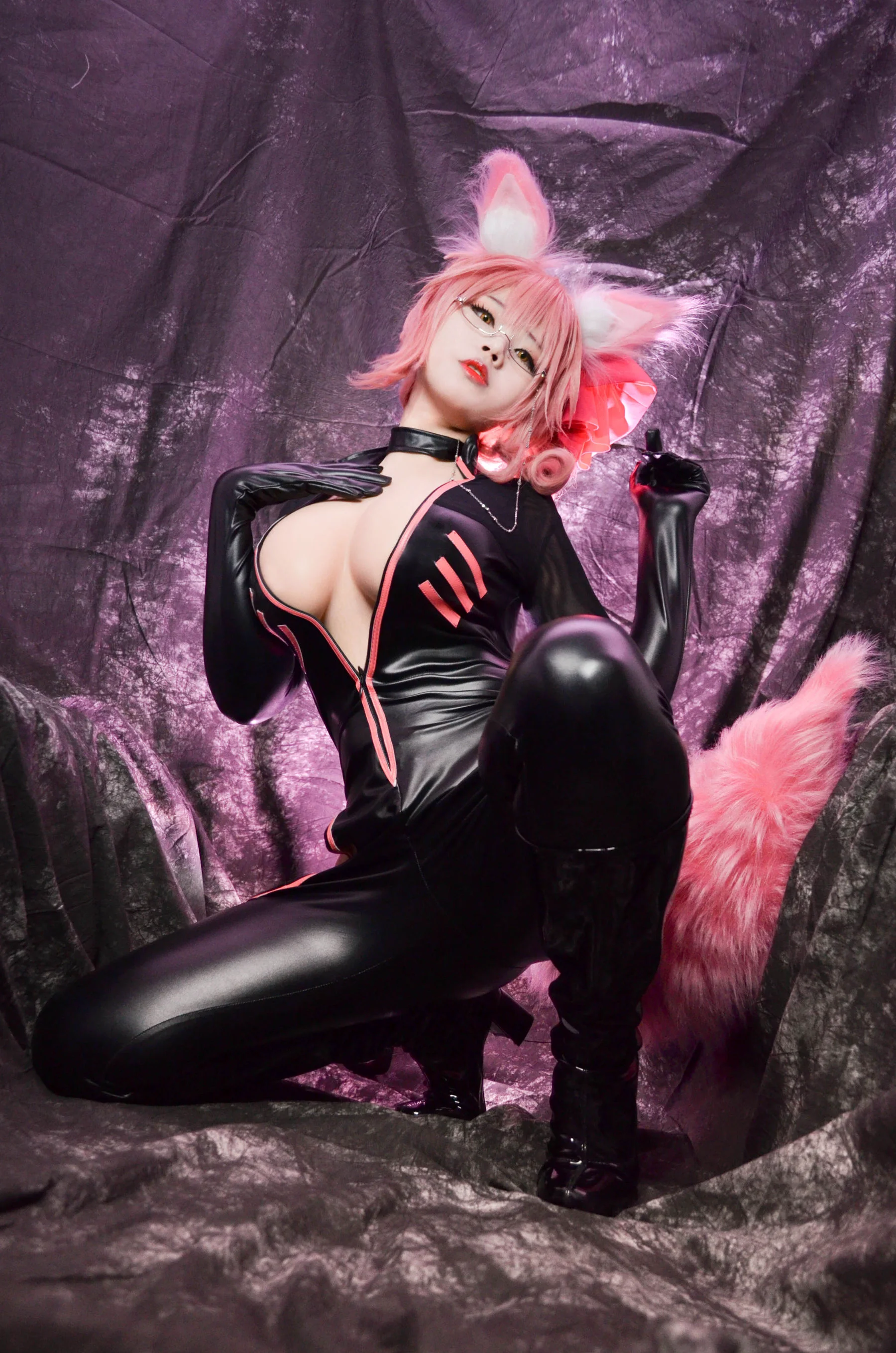 萱-KaYa 《Tamamo Secretary (Fate Grand Order)》 写真集 - 爱照片