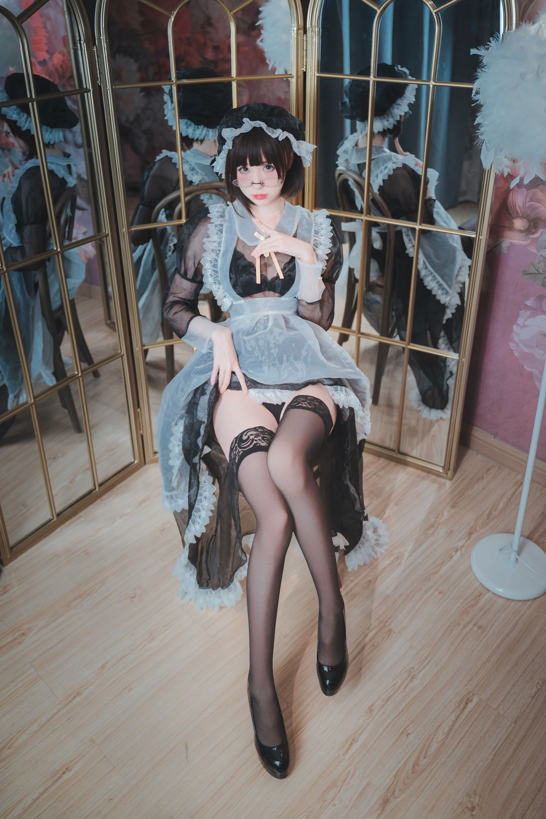 萌妹子南鸽 《透明女仆》 写真集 - 爱照片
