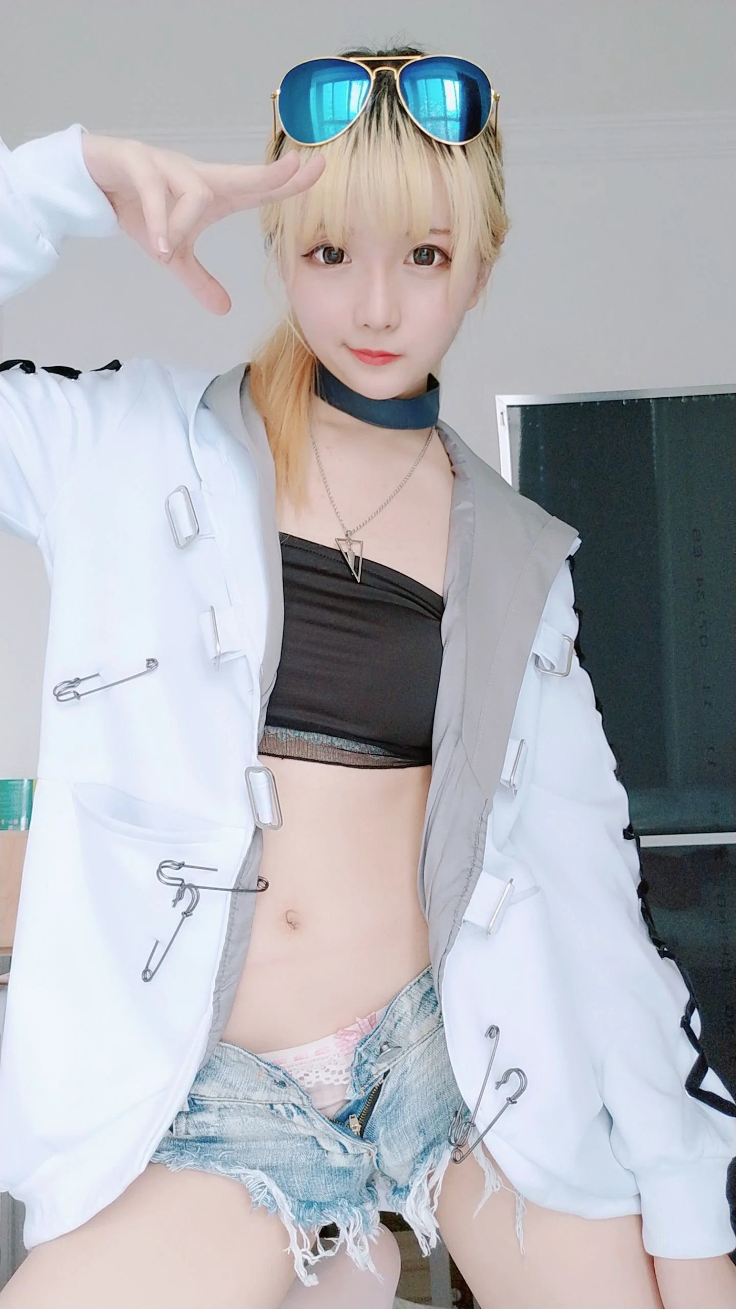 Coser小姐姐星之迟迟 《莉莉丝》 写真集 - 爱照片