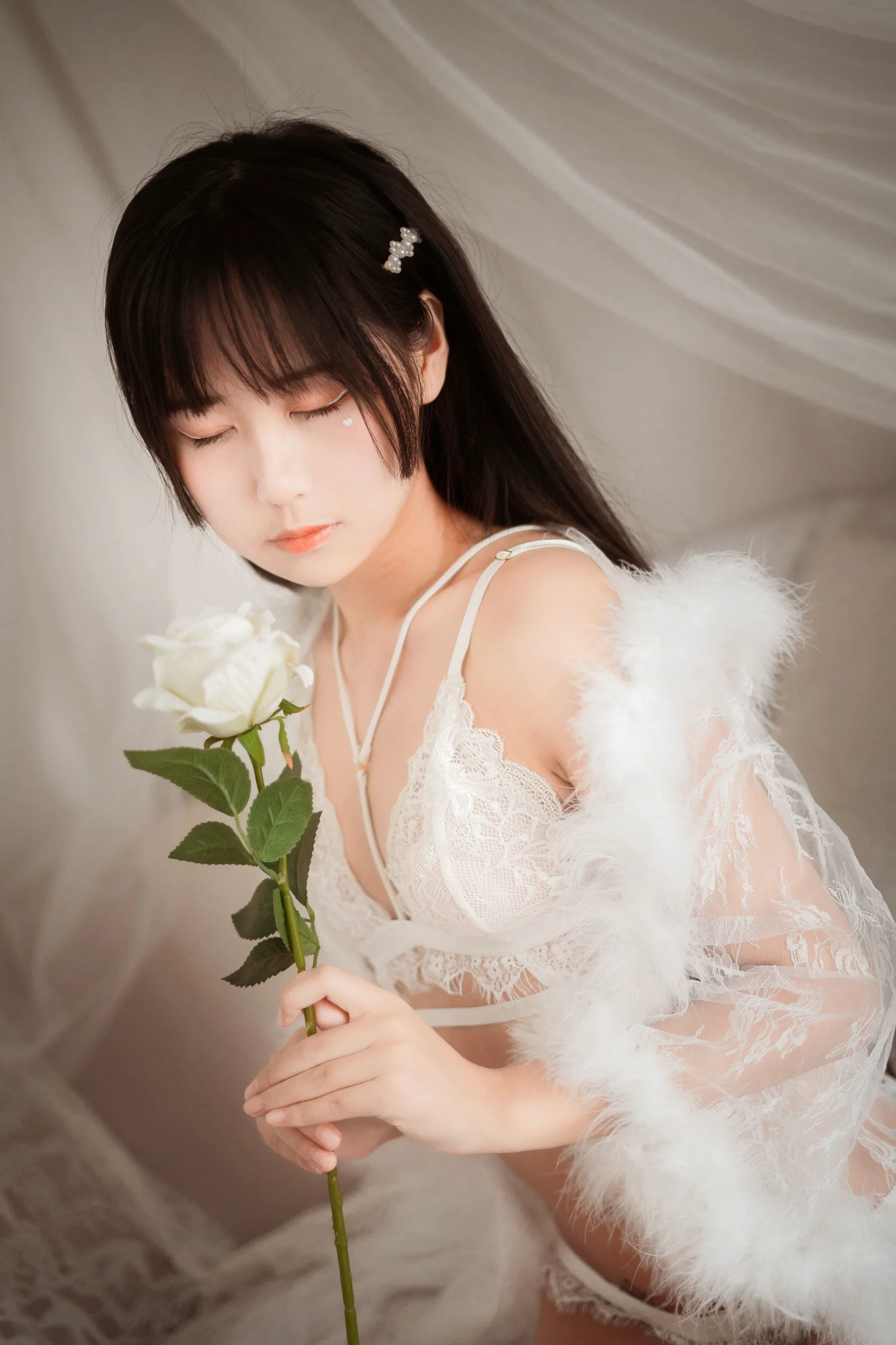 阳光美少女萌芽儿o0 《毛绒内衣》 写真集 - 爱照片