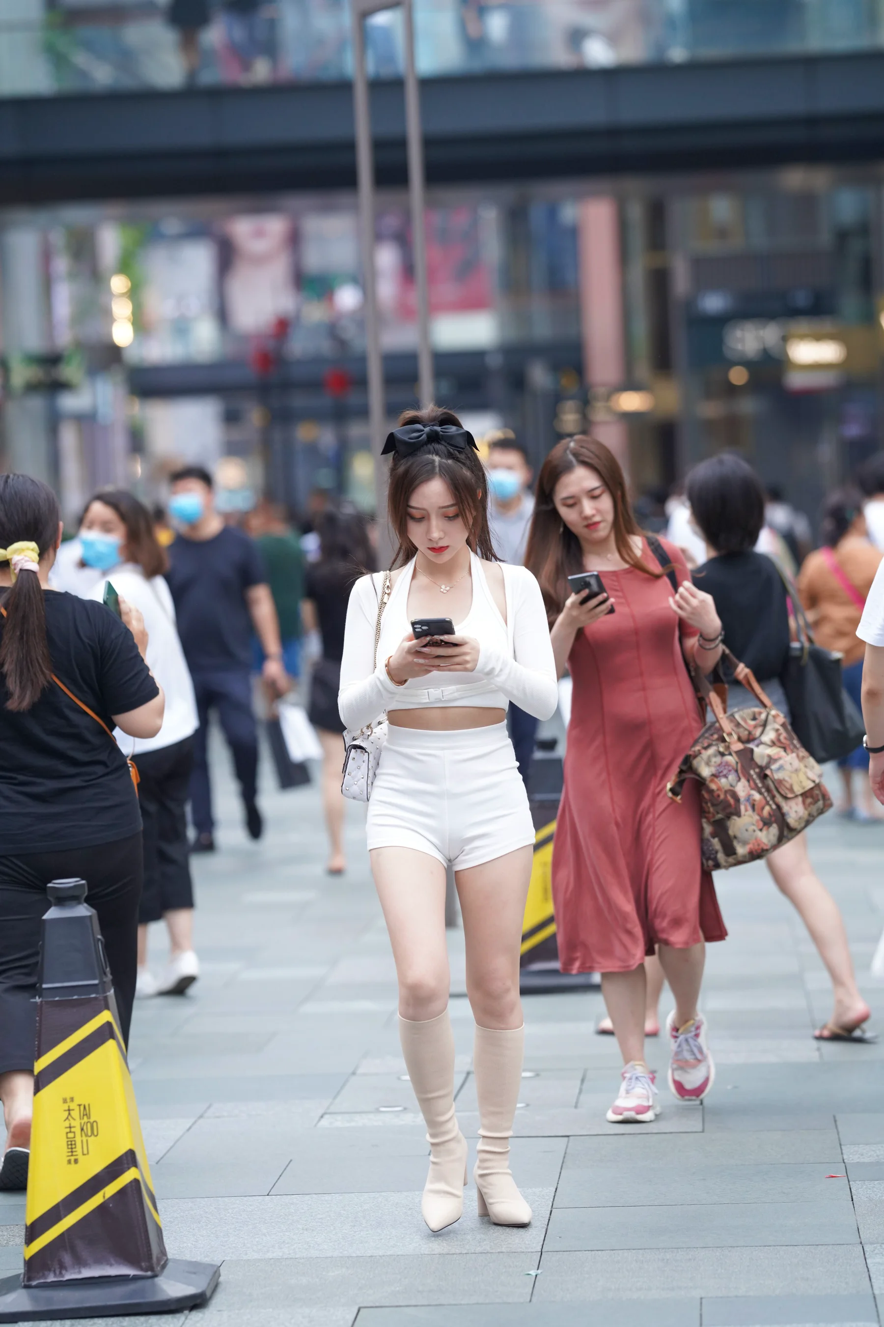 凯恩公爵作品 – 白裤女孩 写真 - 爱照片