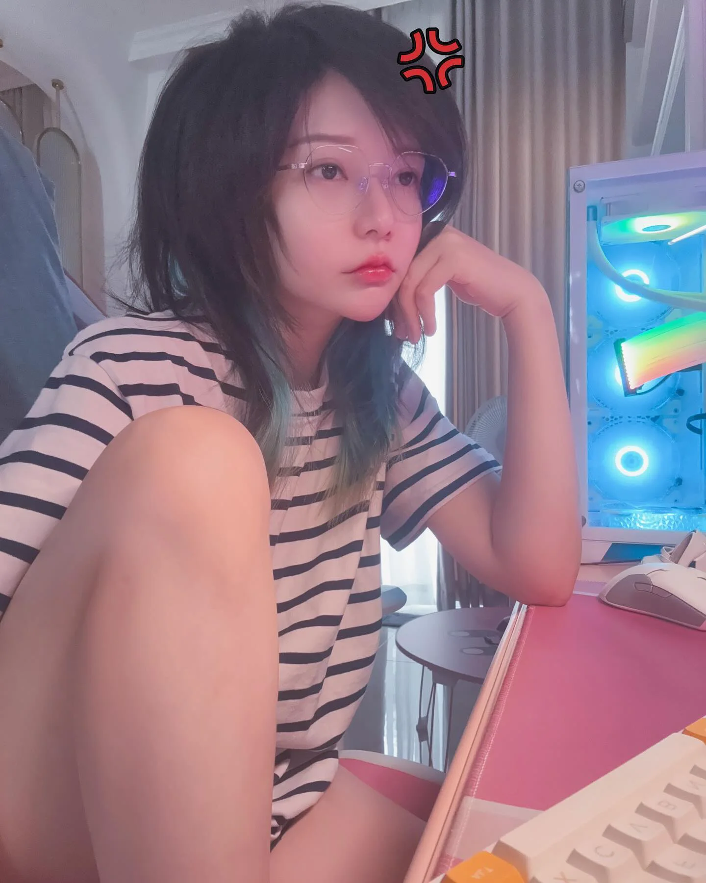 Potato Godzilla – OnlyFans  Dec 1-31, 2024 - 爱照片