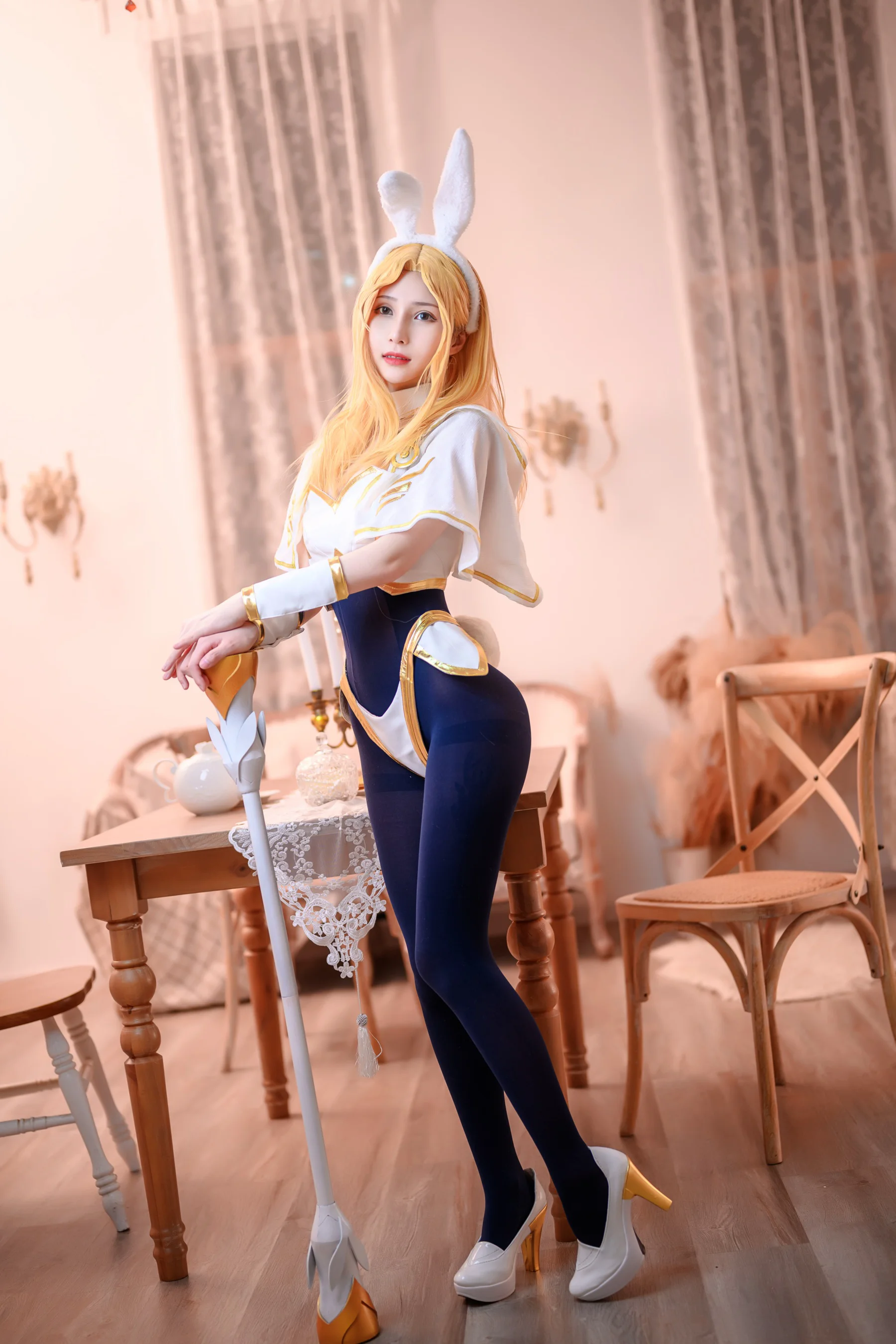 Vams子 – 光辉兔女郎 - 爱照片