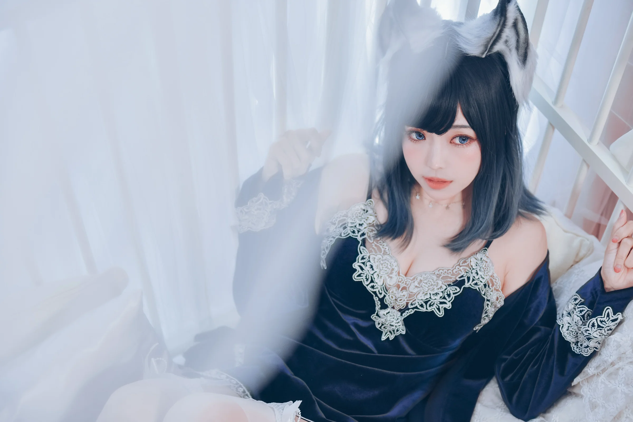 ElyEE子 – Sleepy Velvet Blue - 爱照片