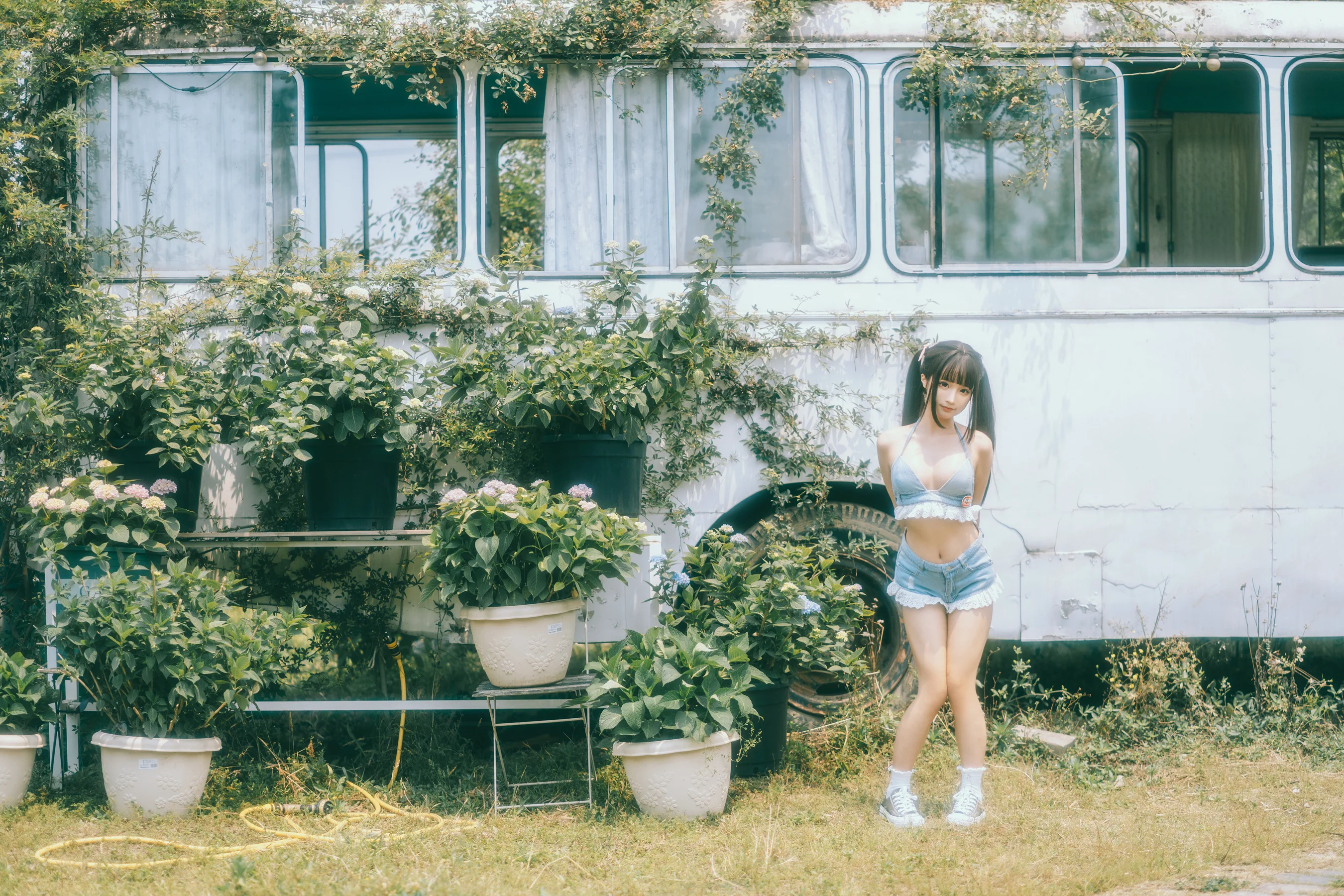 知名Coser@蠢沫沫 大巴车 - 爱照片