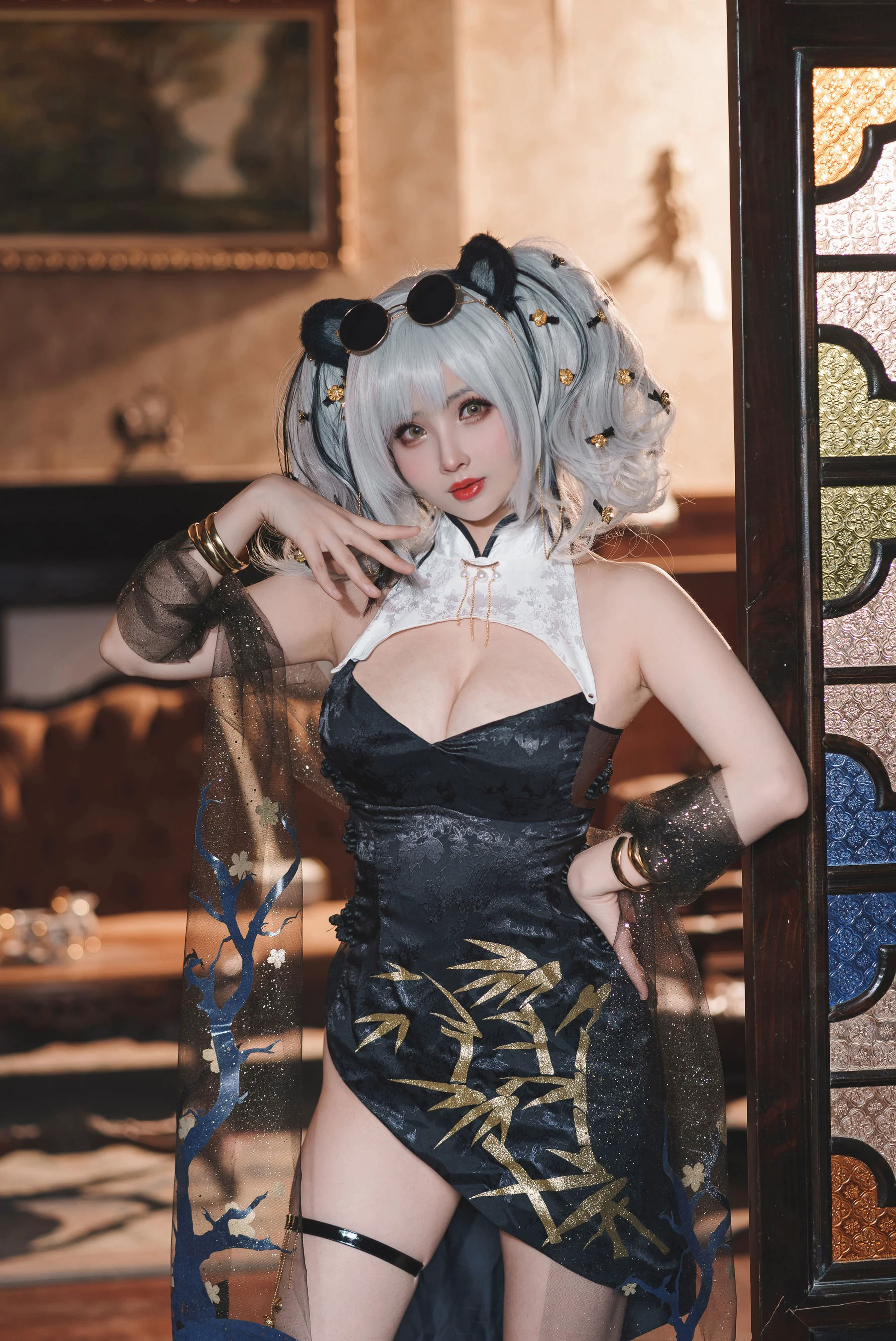 [网红COSER福利写真] rioko凉凉子 – 食铁兽音乐会 - 爱照片
