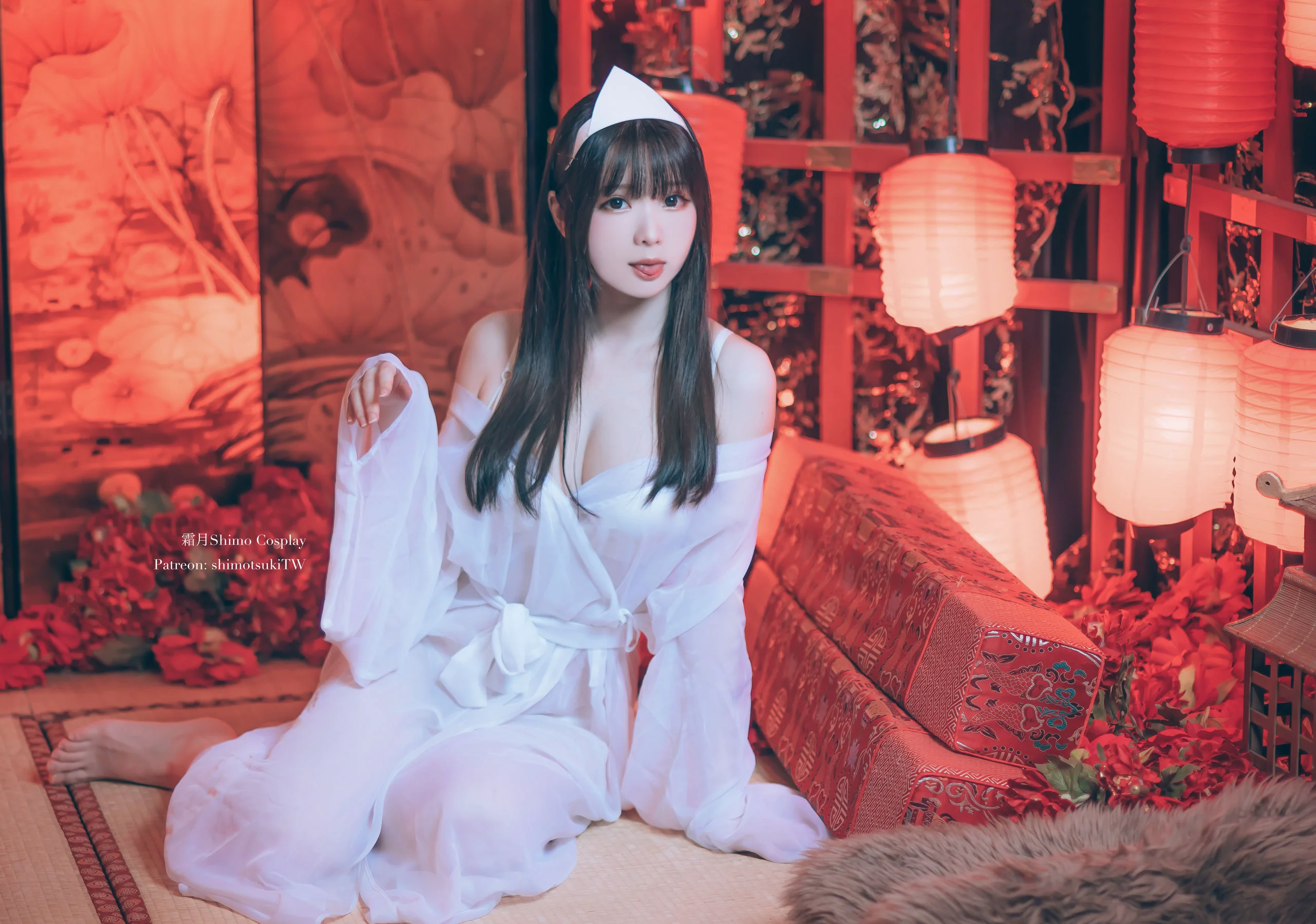 微博妹纸霜月shimo – 万圣 写真套图 - 爱照片