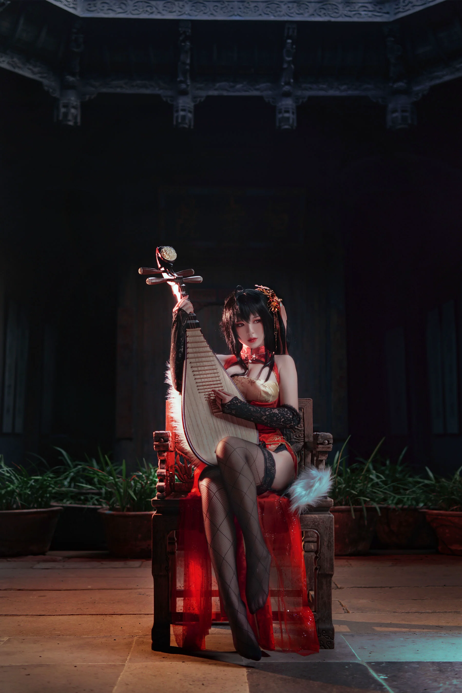 [网红COSER] 半半子 – 大凤旗袍 写真套图 - 爱照片