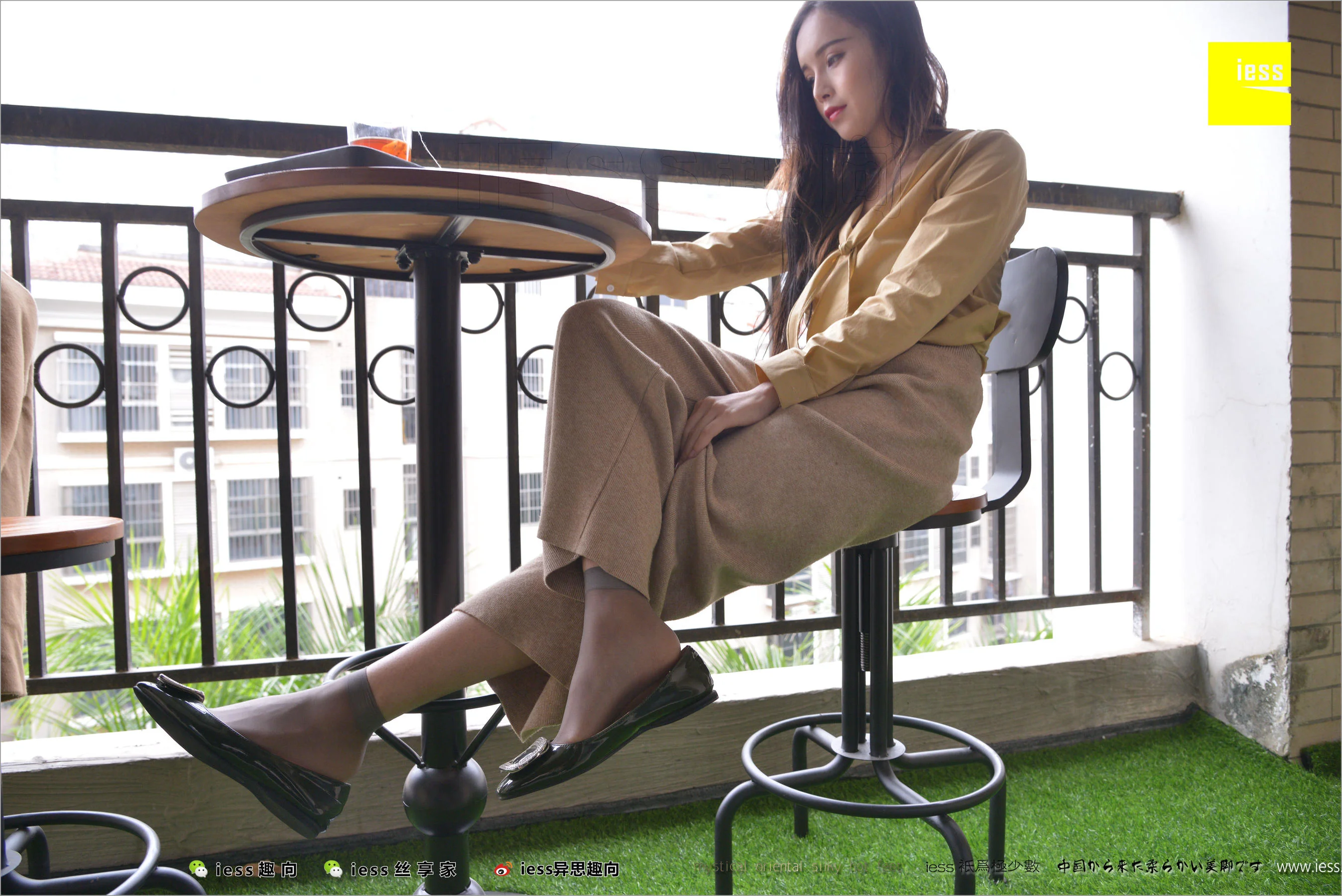 小羽《小羽、船袜、短丝和平底鞋》精简版 [异思趣向IESS] 丝足便当218 写真集 - 爱照片