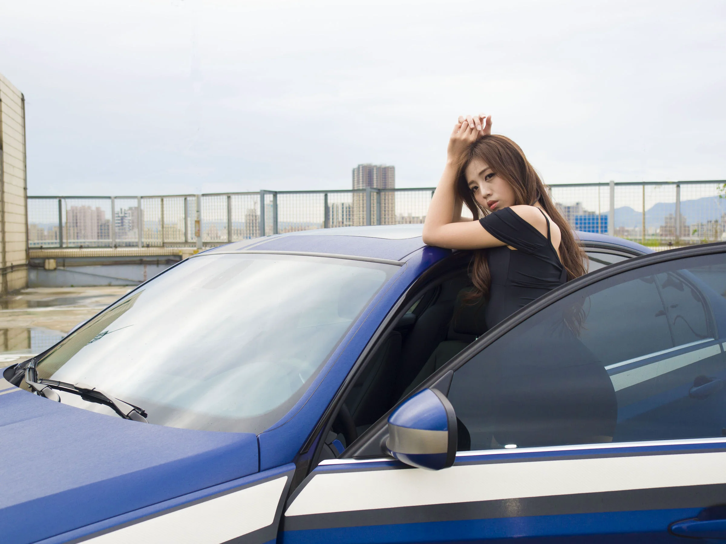 [台湾网红美女] Anna chen 洛陽停車場 写真集 - 爱照片