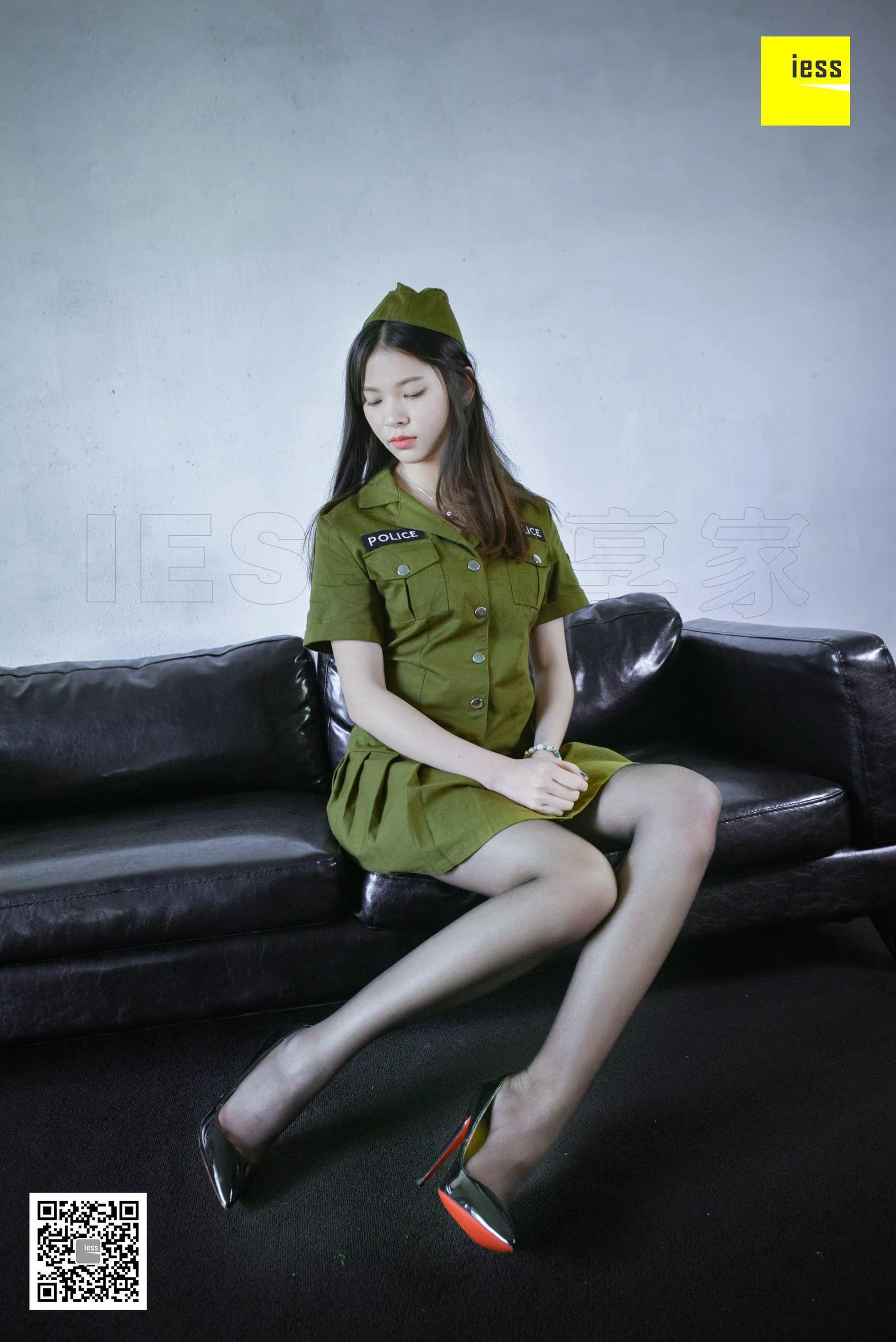 七七《黑丝军绿制服》 [异思趣向IESS] 丝享家249 写真集 - 爱照片