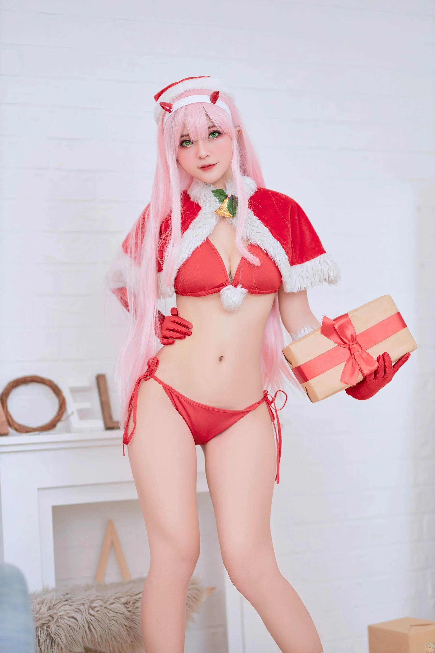 [COS福利] Azami 《Zero Two X-Mas》 写真集 - 爱照片