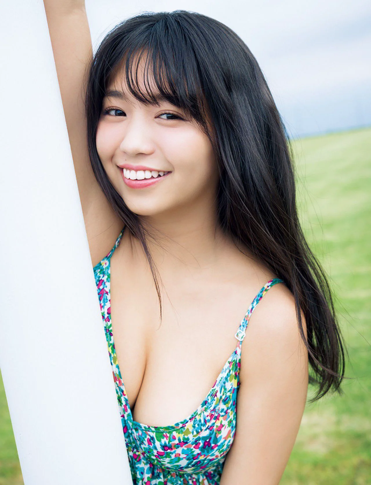 [FRIDAY] 大原優乃 《混浴デートへGO いま最もグラビアの神に愛される18歳》写真 - 爱照片
