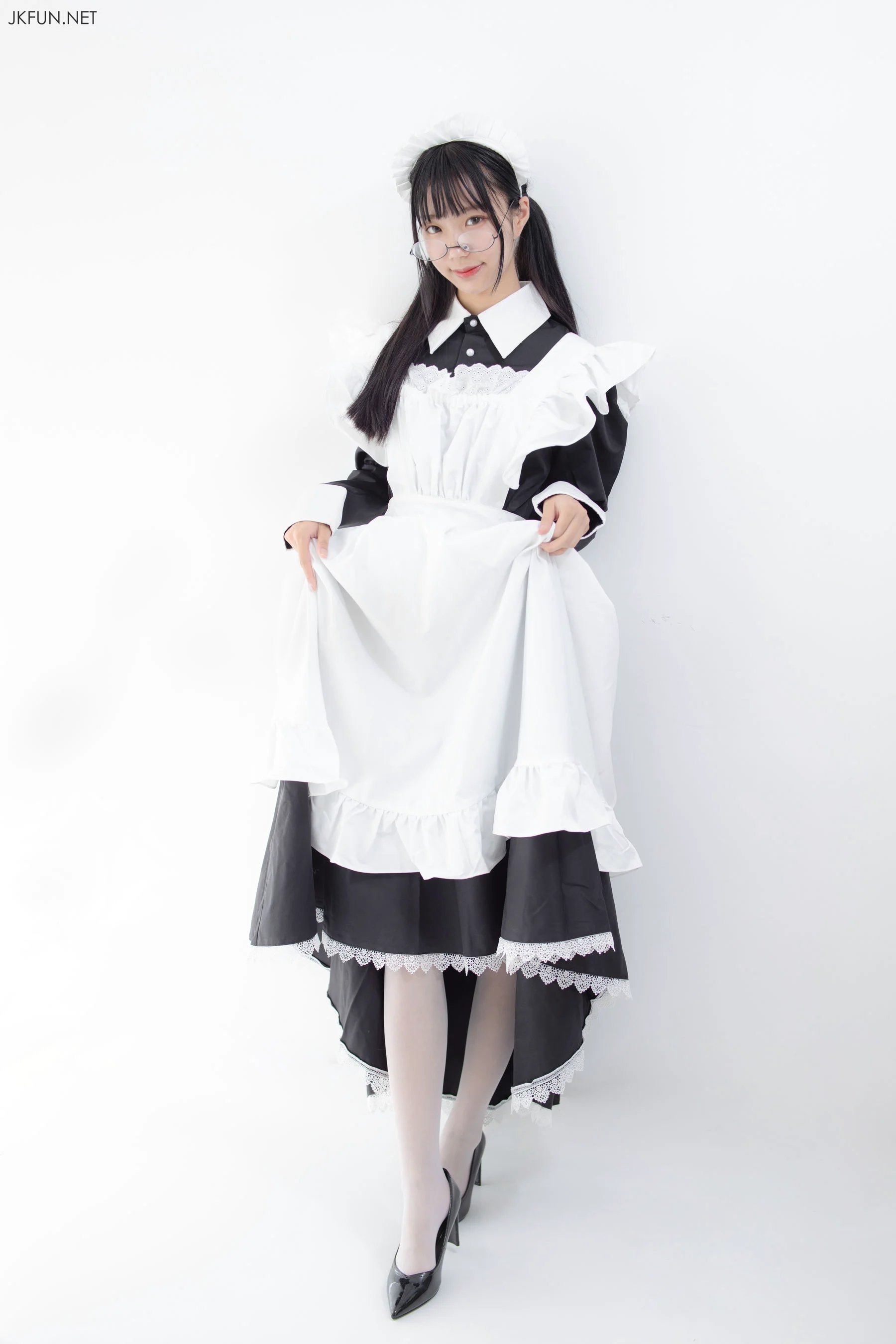 《女仆眼镜妹》 [森萝财团] 写真集 - 爱照片