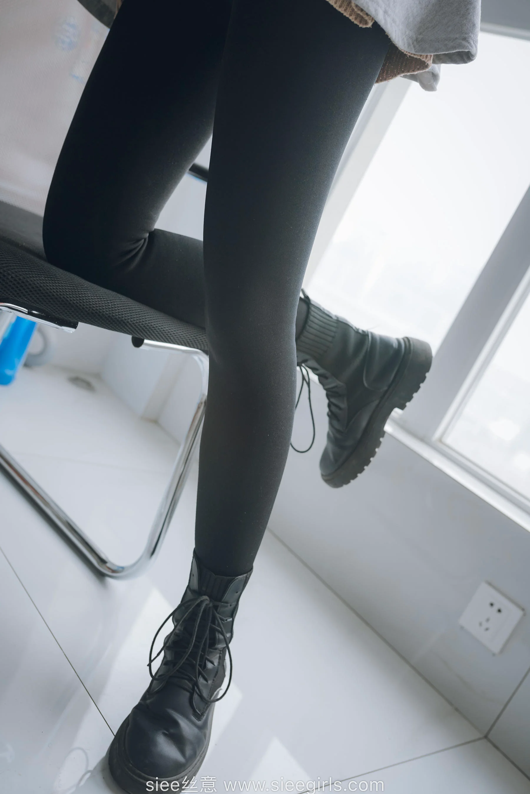 [丝意SIEE] No.438 含含 《碎梦青烟，落殇无言》 写真集 - 爱照片