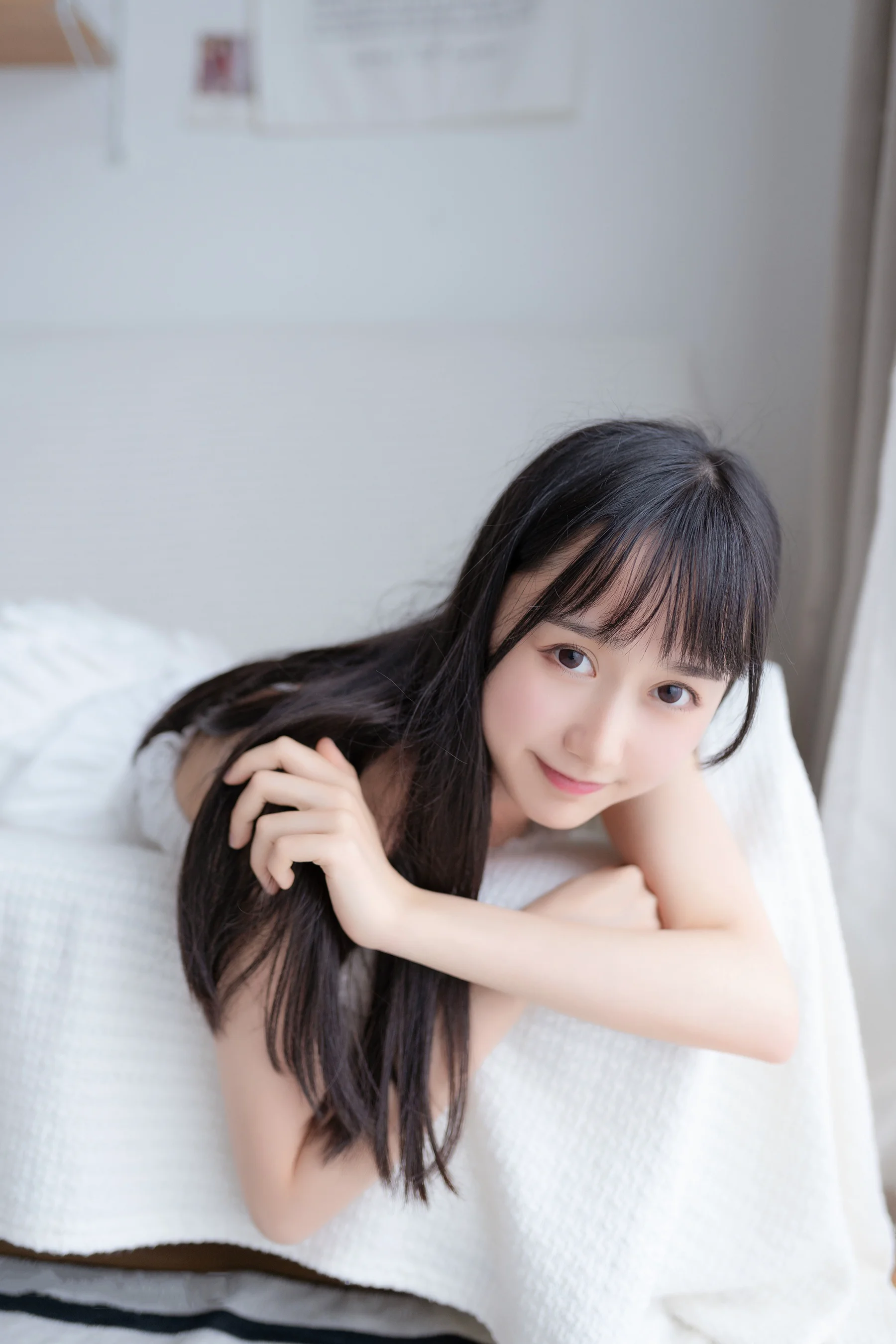萌系小姐姐木绵绵OwO – 白色睡裙 - 爱照片