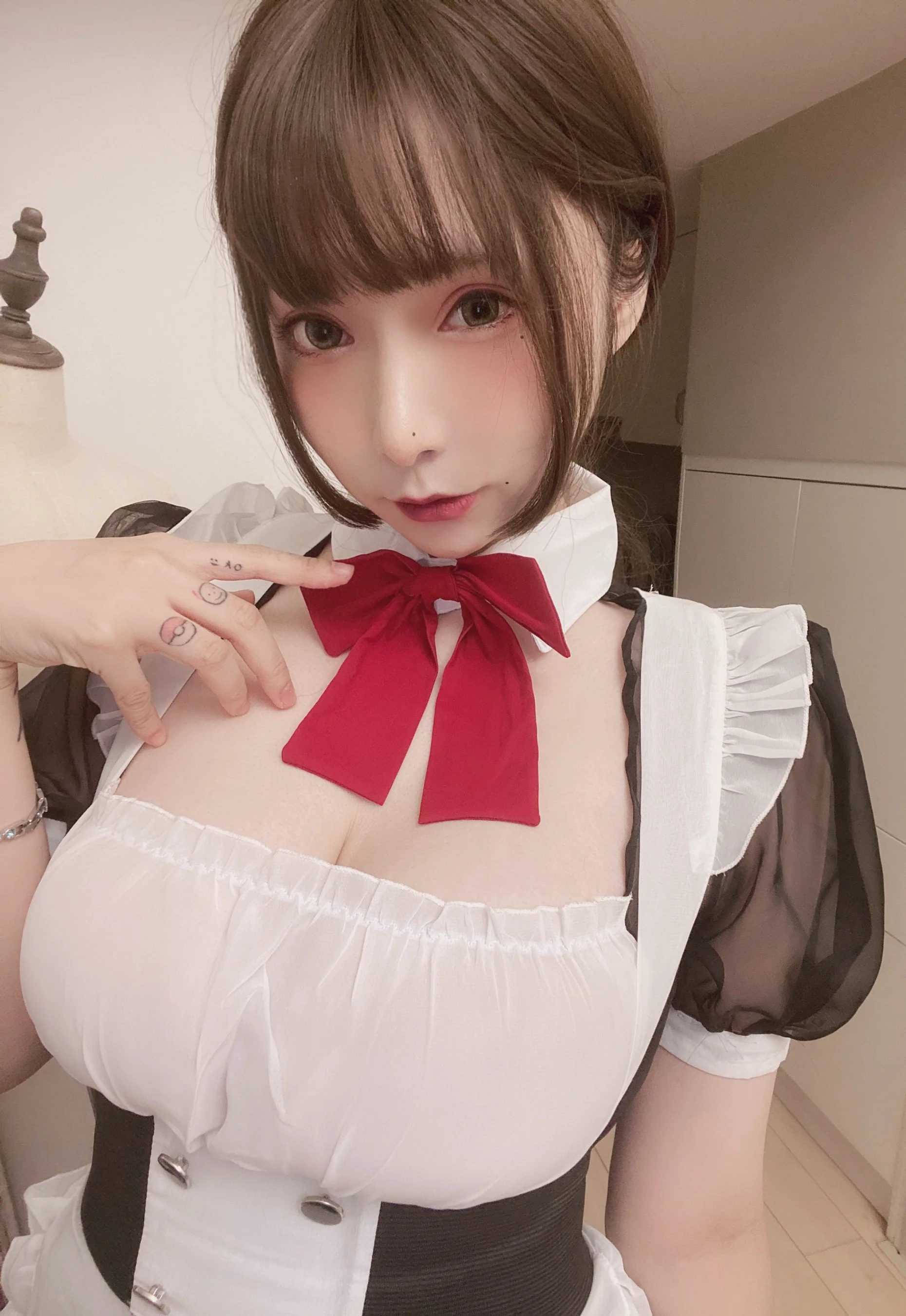 是三不是世w – 透明女仆 - 爱照片