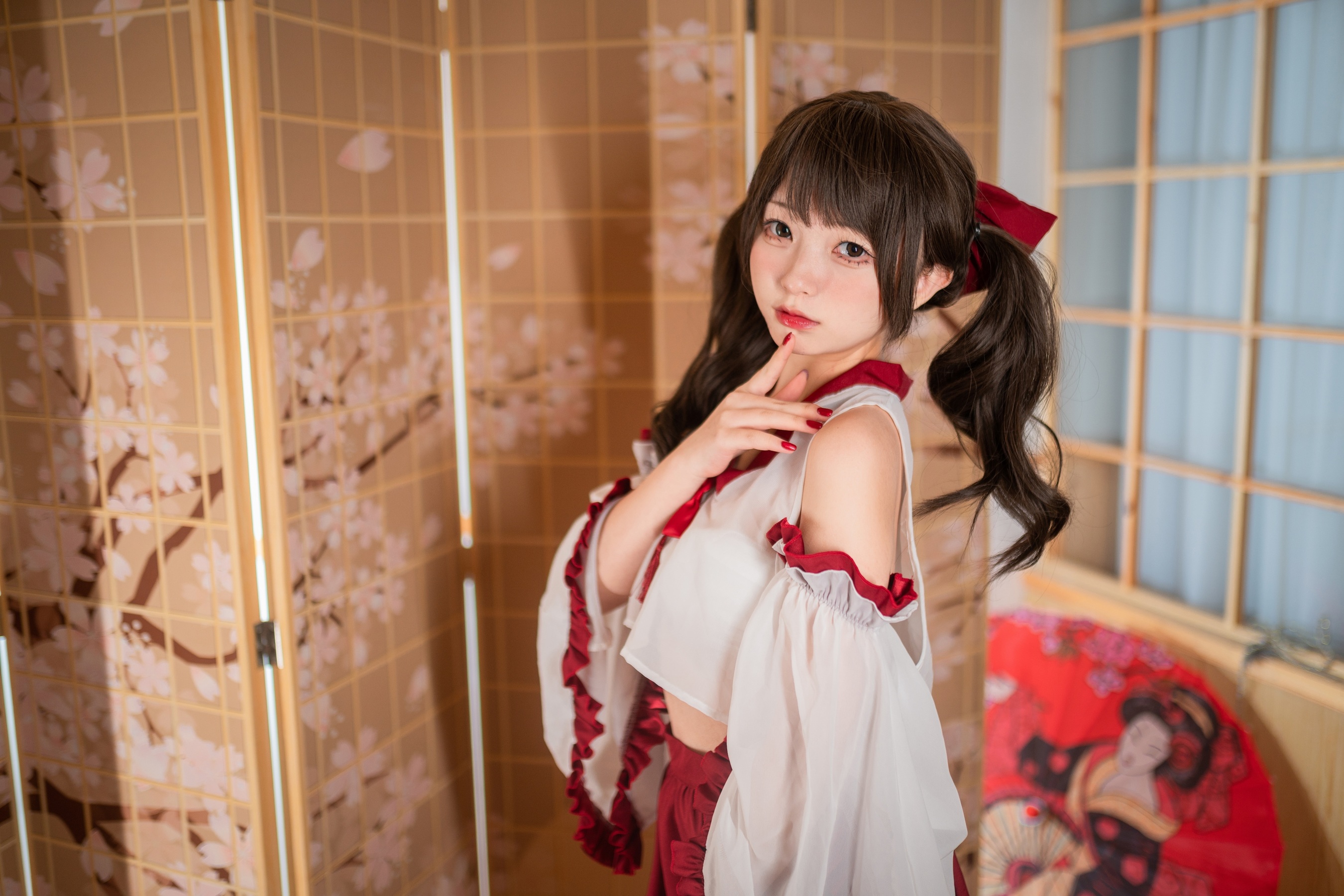 花铃 – 小巫女 - 爱照片