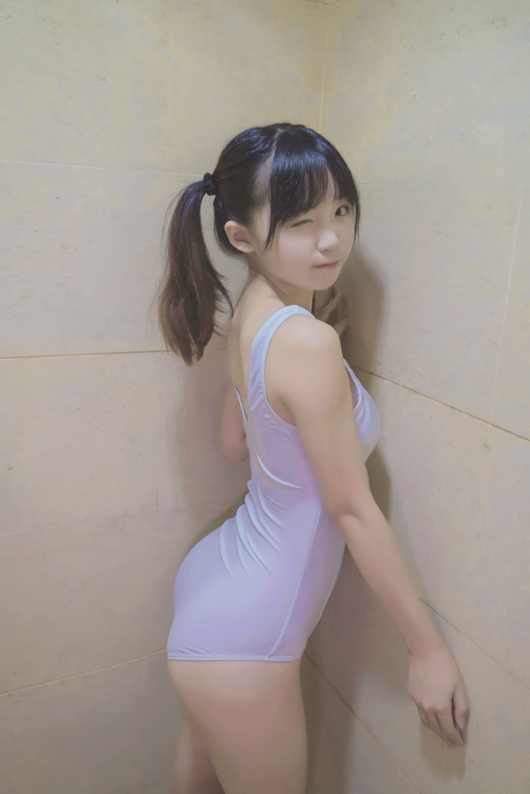 萝莉御子Yumiko 《白色死库水》 写真集 - 爱照片