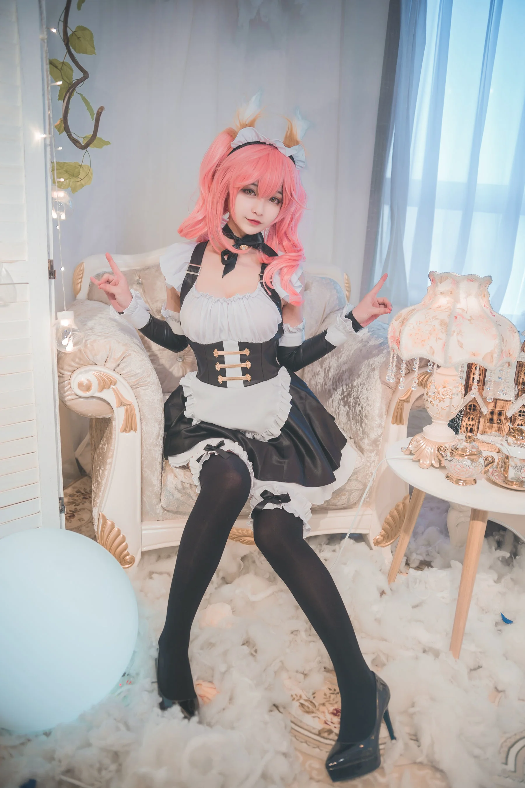 动漫博主铁板烧鬼舞w 《玉藻前女仆》 写真集 - 爱照片