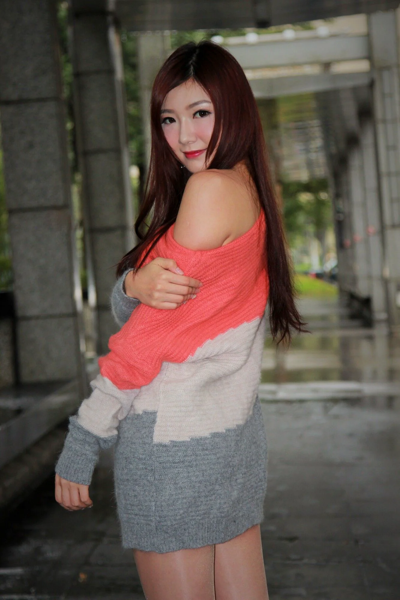 [台湾正妹] Michelle小羽《信義區外拍2套服装》 写真集 - 爱照片
