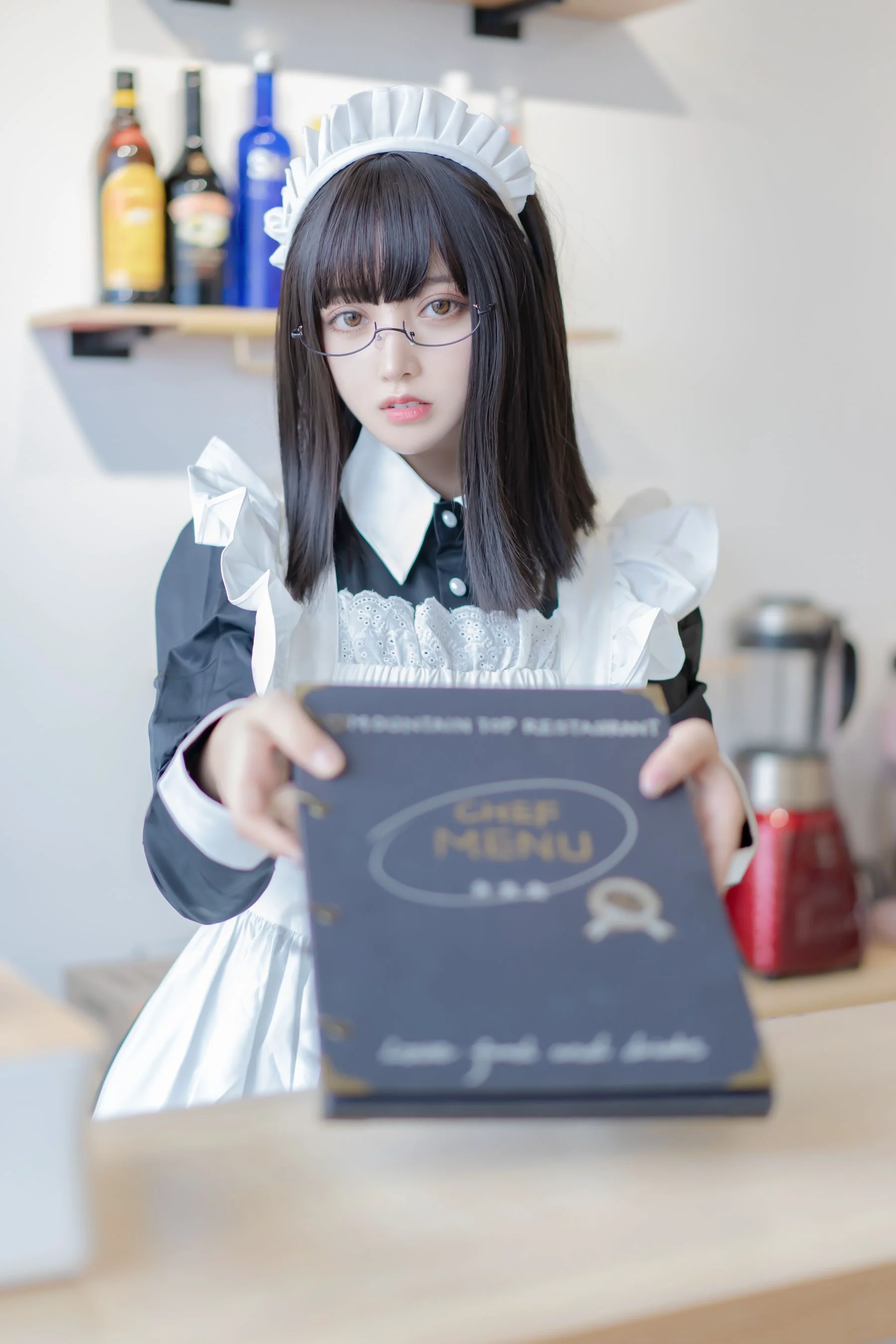[Cosplay] 米线线sama – 女仆长裙 写真集 - 爱照片