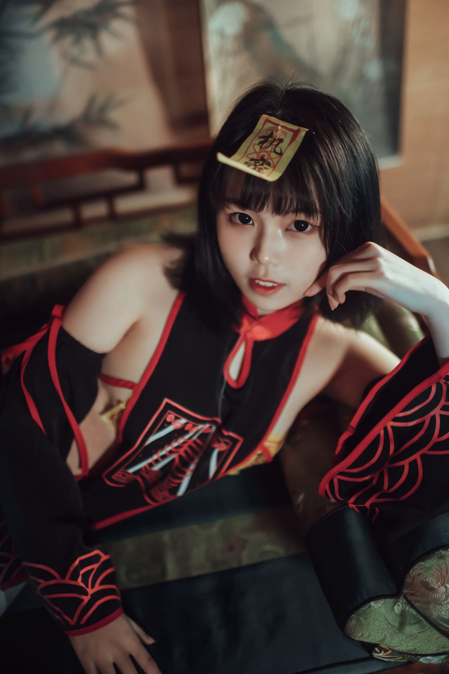 [Cosplay] 七月喵子 – 小僵尸 - 爱照片