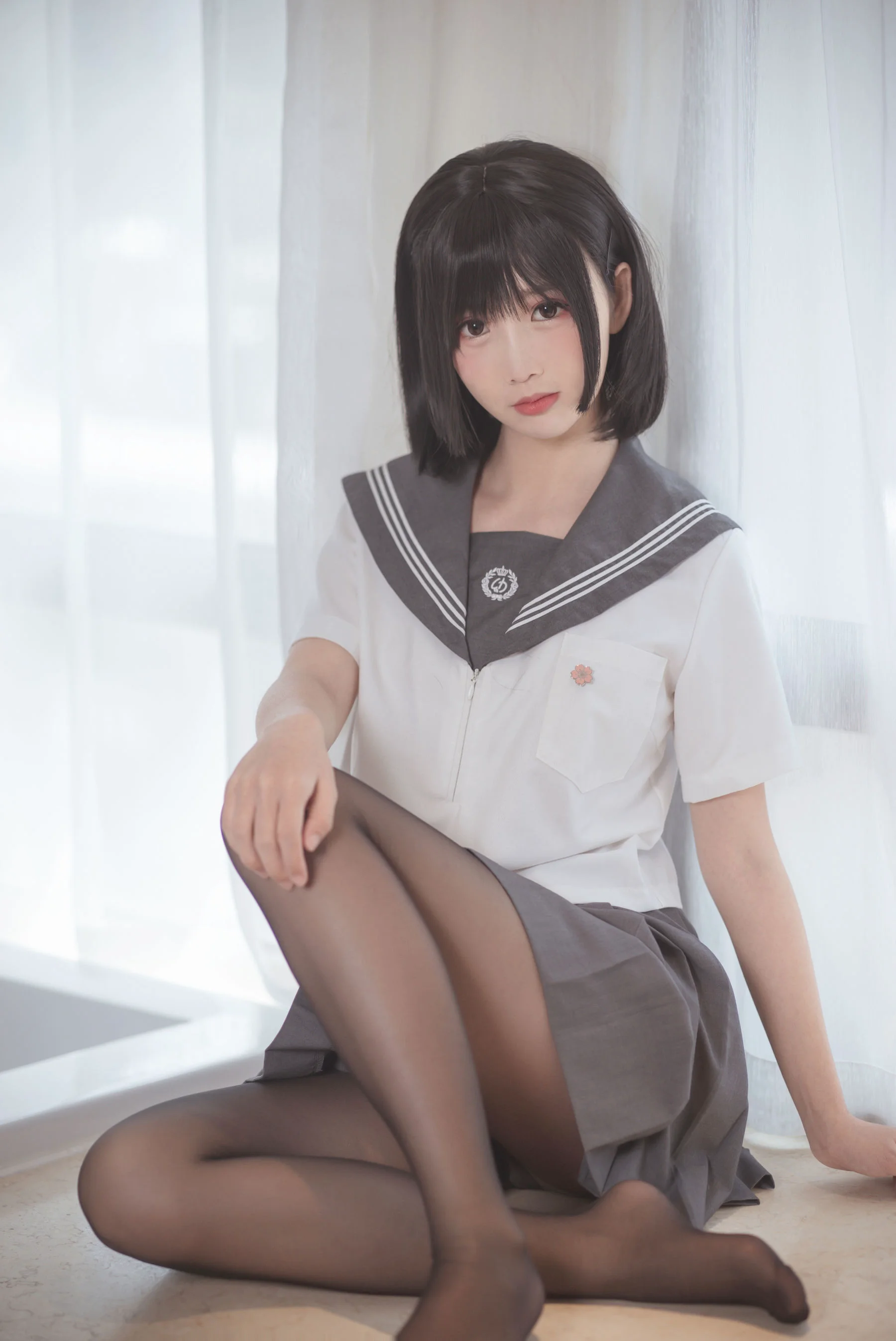 面饼仙儿《脑内少女 黑丝JK》 [萝莉COS] 写真集 - 爱照片