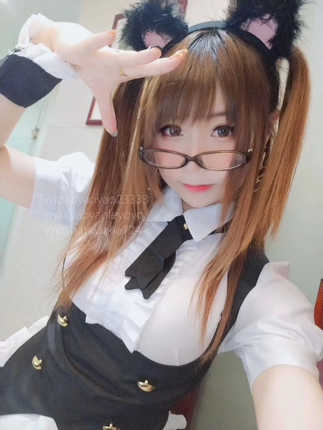 摇摇乐yoyo《黑丝女仆》 [萝莉COS] 写真集 - 爱照片