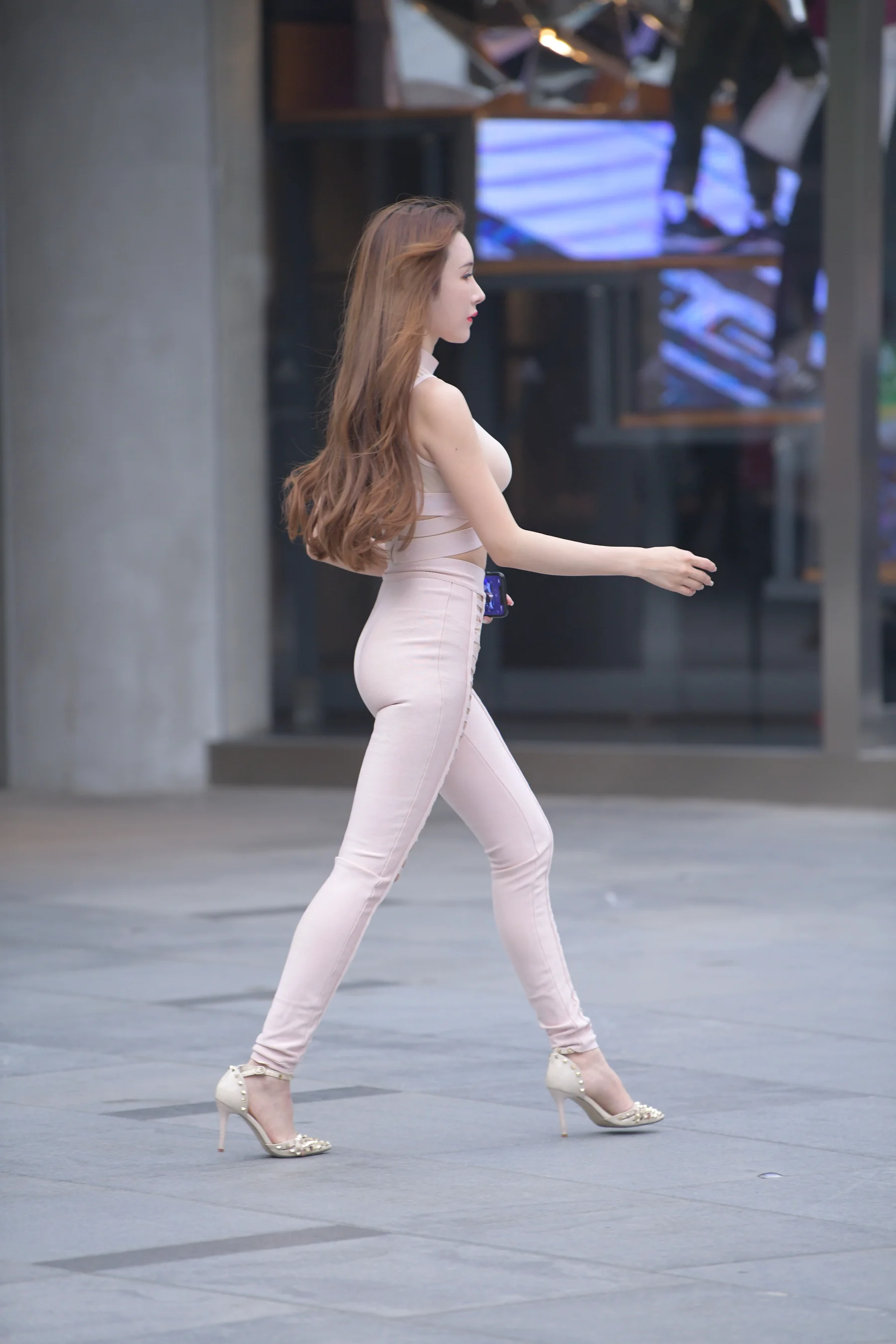 红石作品 – 紧身裤美女 写真 - 爱照片