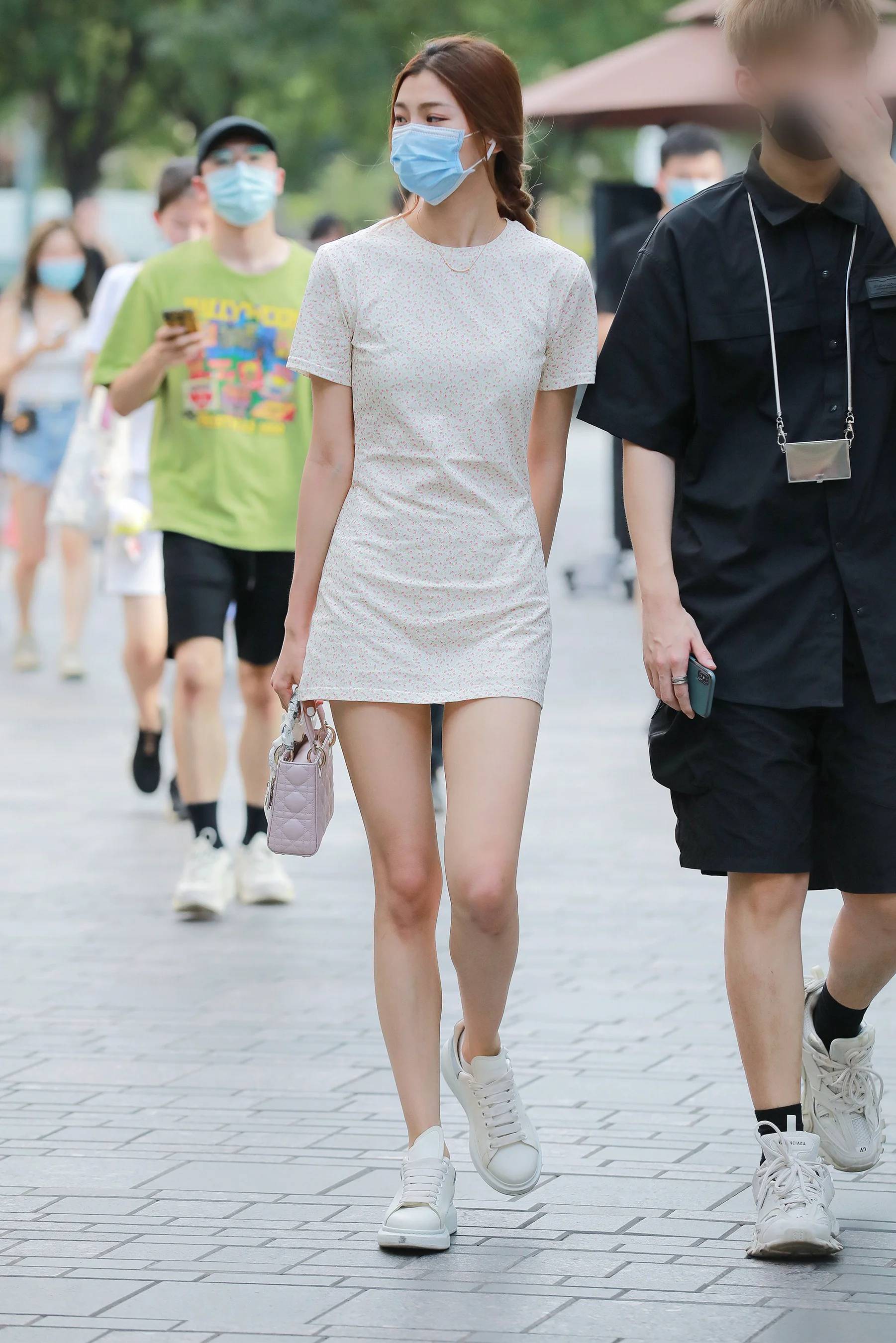 四九城嘎子街拍作品 – 长腿女友 写真 - 爱照片