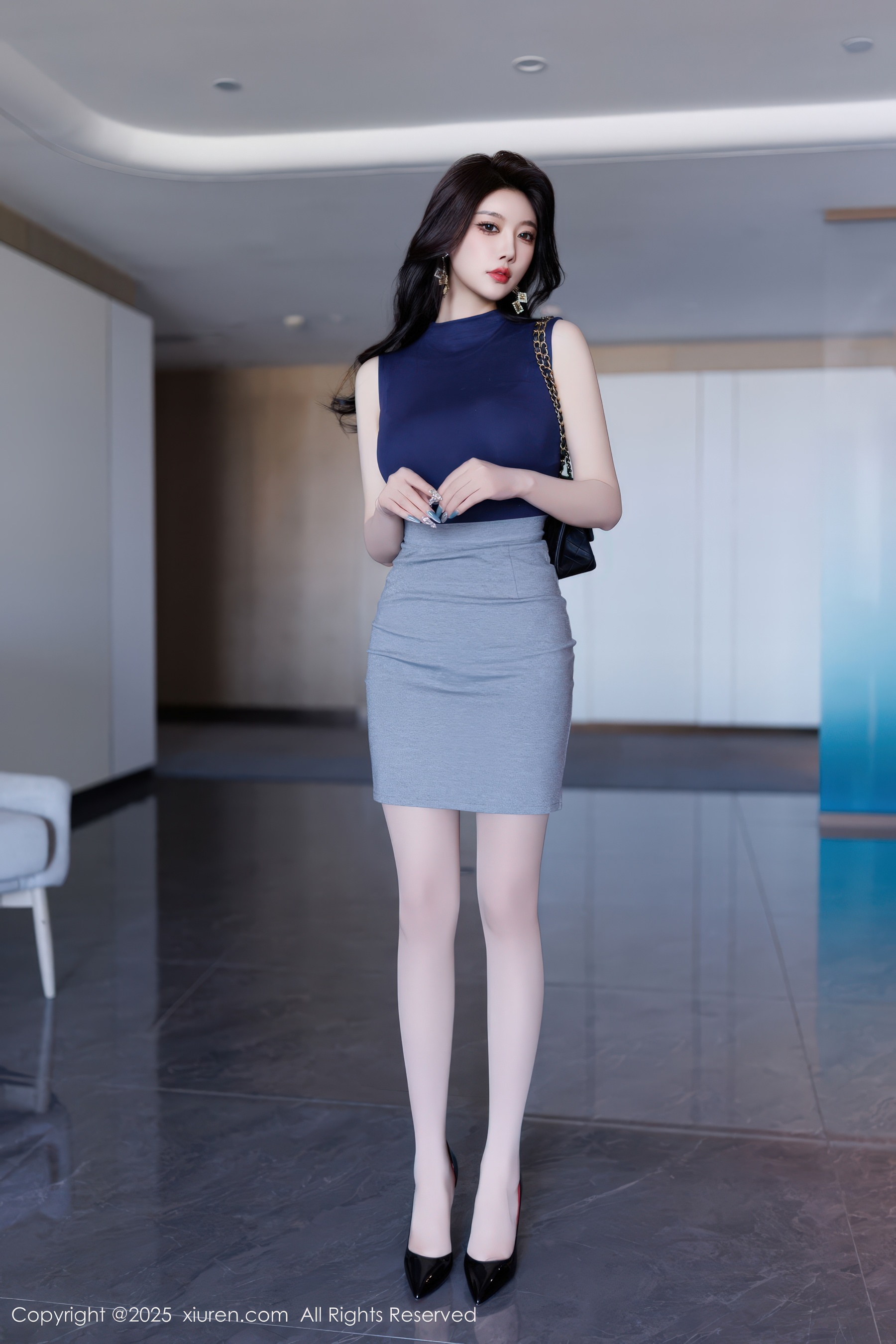 [XiuRen秀人网] No.9857 杨晨晨Yome 黑丝美腿 - 爱照片