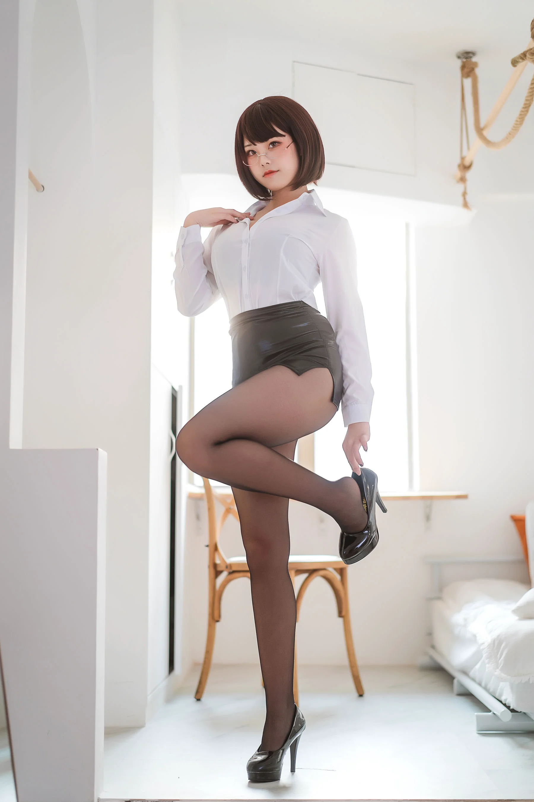 萌系小姐姐蜜汁猫裘 – 醉OL 写真套图 - 爱照片