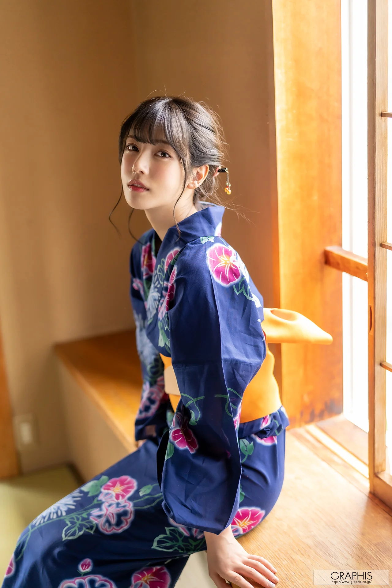 山岸逢花 JULIA 明里紬 楓カレン 朝比奈彩 石原希望 奏音花音 坂道美琉 [Graphis] SPECIAL YUKATA MIXTURE 002 - 爱照片