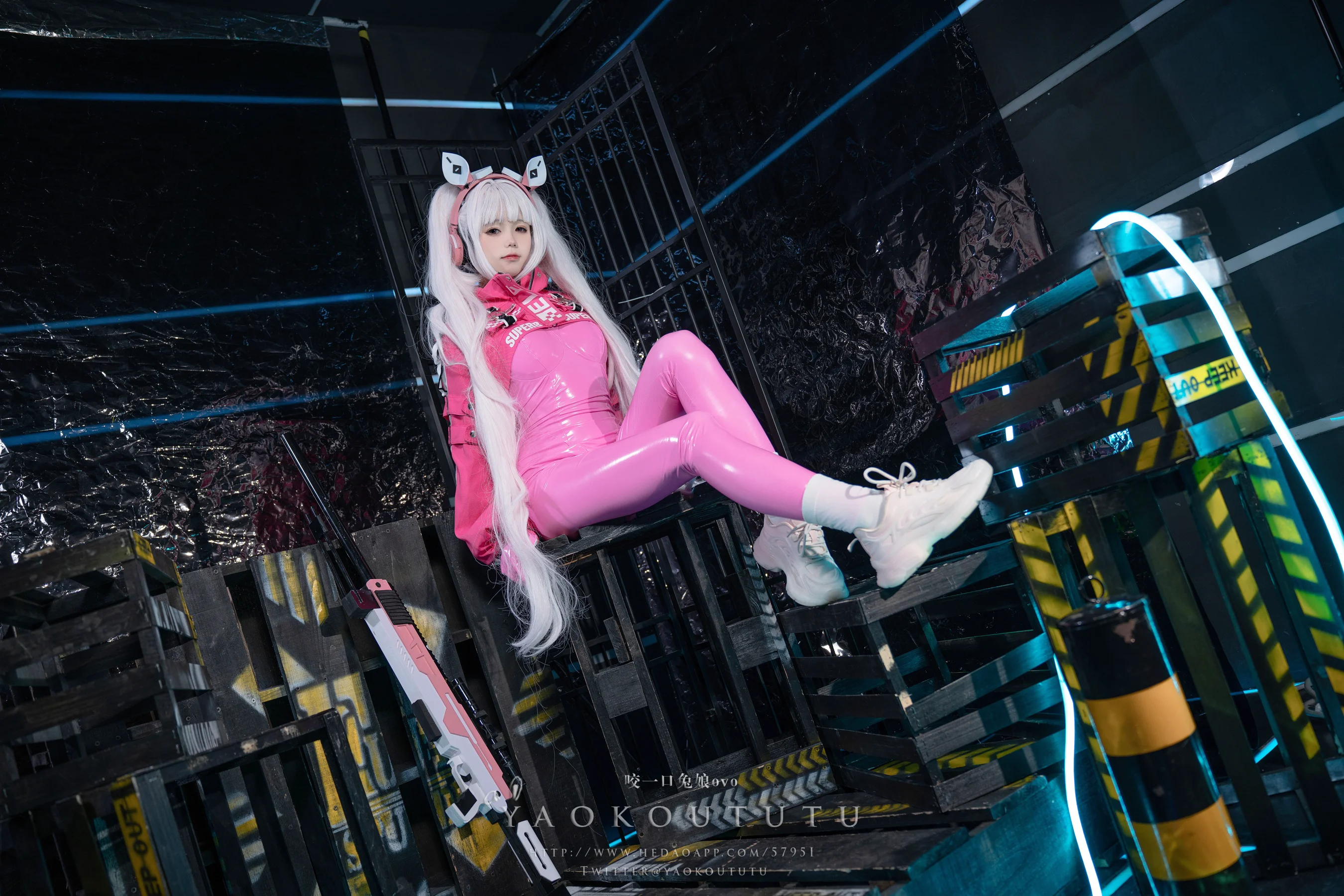 咬一口兔娘 – NIKKE：爱丽丝 - 爱照片